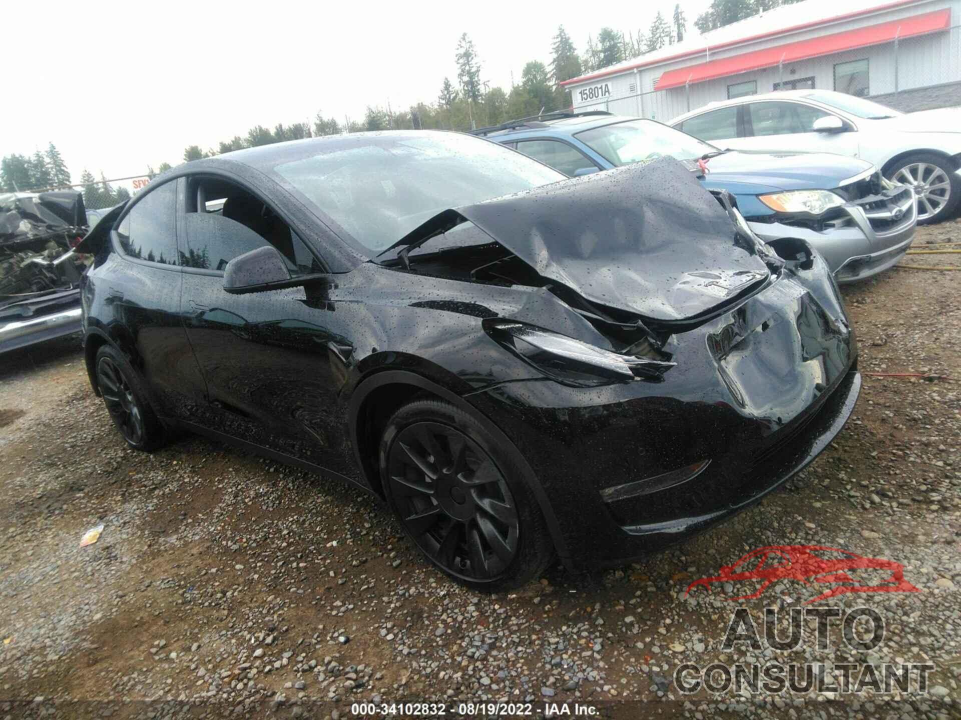 TESLA MODEL Y 2021 - 5YJYGAEE5MF265903