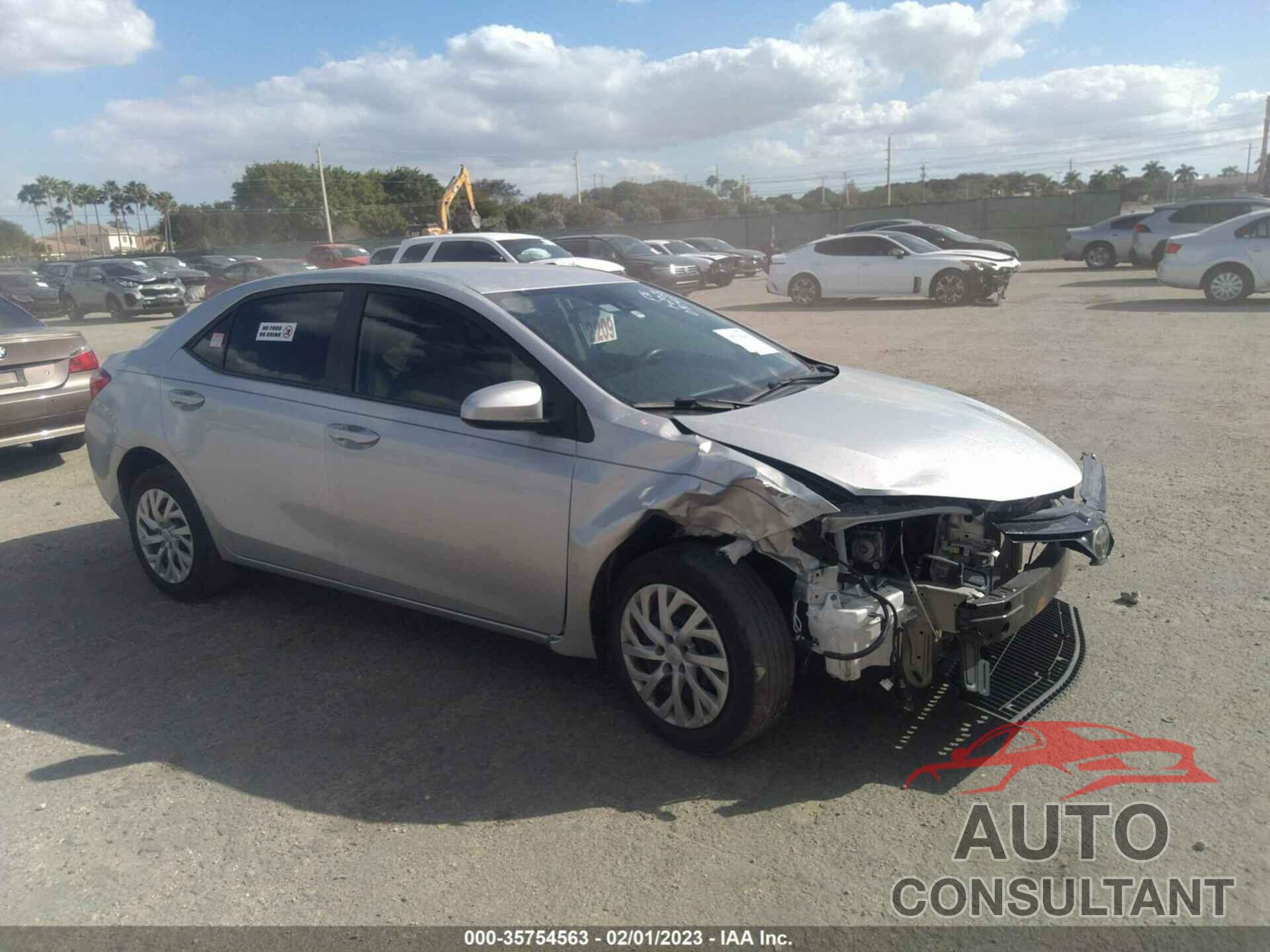 TOYOTA COROLLA 2018 - 5YFBURHE6JP850904
