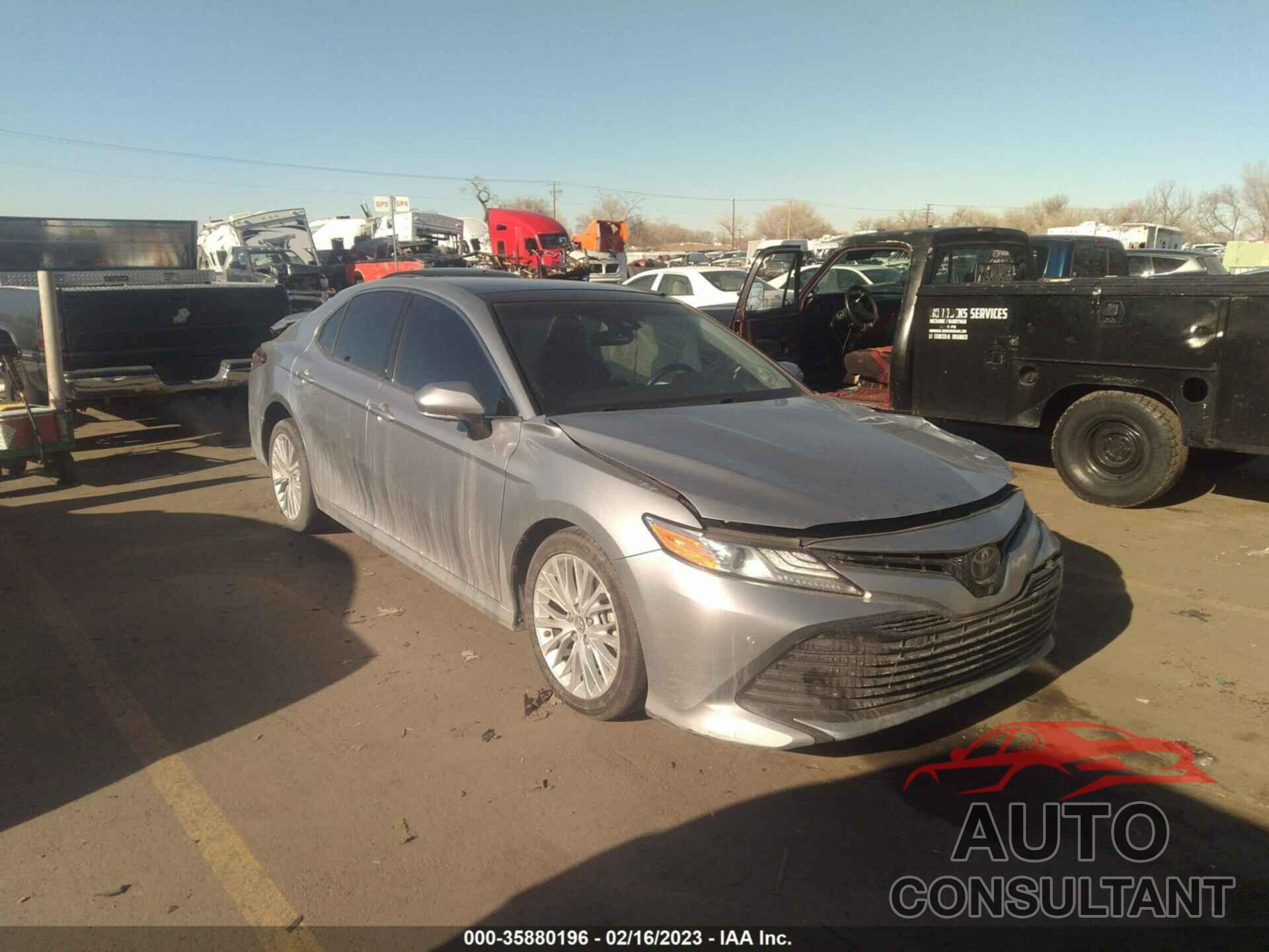 TOYOTA CAMRY 2018 - 4T1B11HK9JU057840