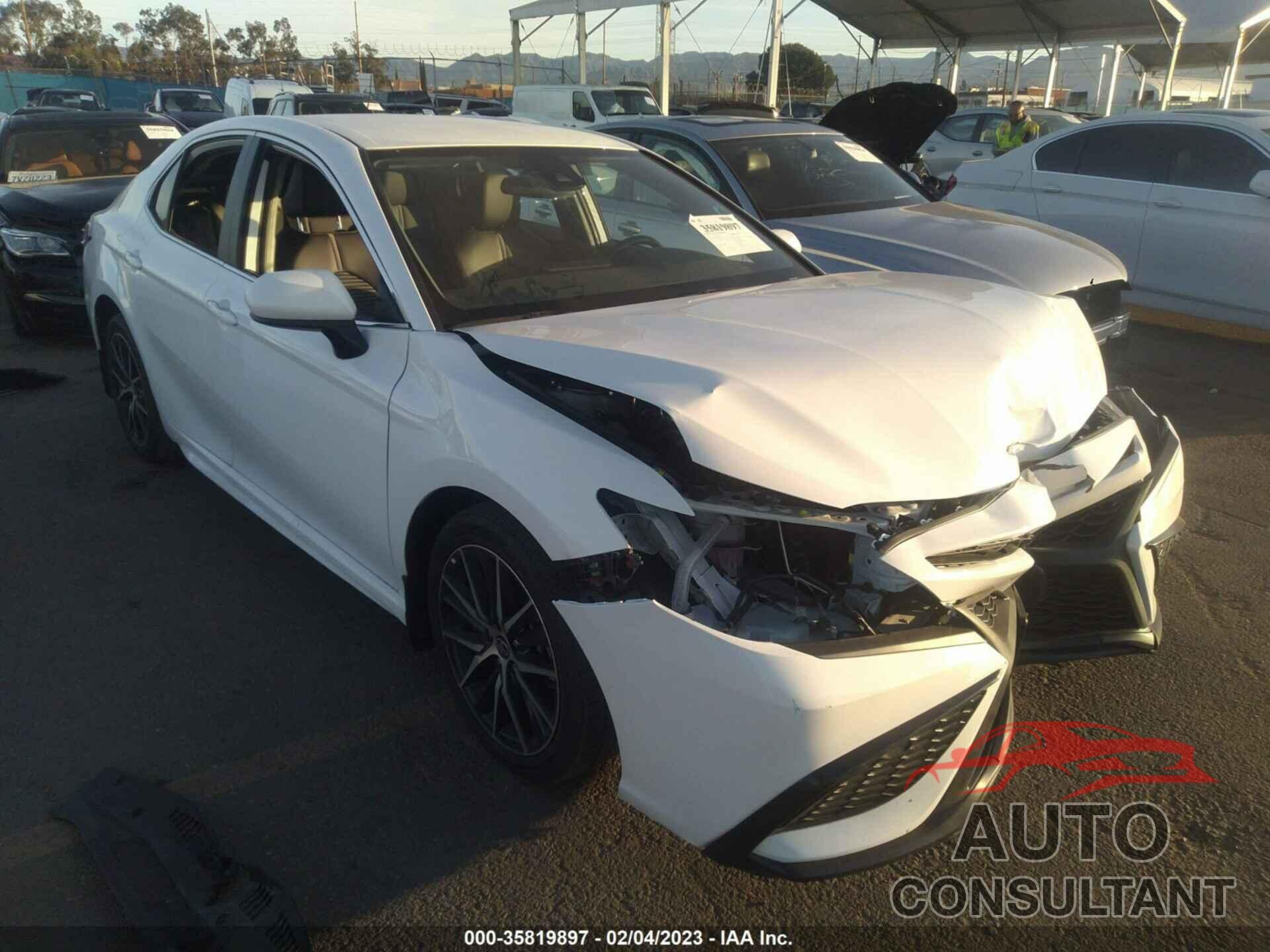 TOYOTA CAMRY 2021 - 4T1G11AK8MU572333