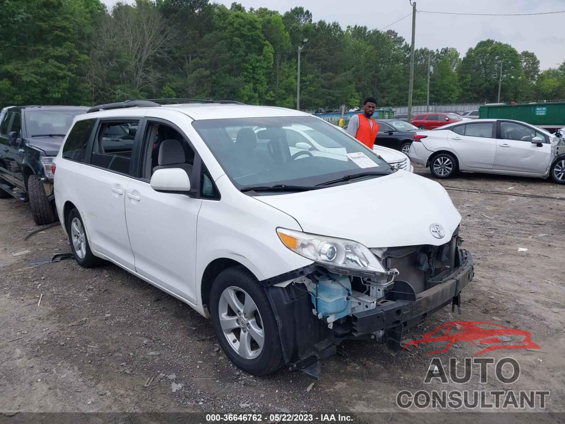 TOYOTA SIENNA 2015 - 5TDKK3DC5FS550129