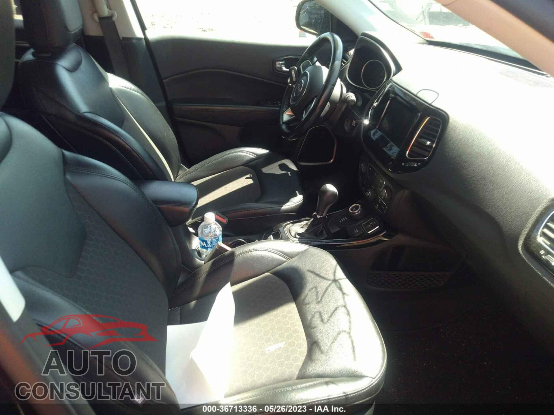 JEEP COMPASS 2020 - 3C4NJDBB6LT129649