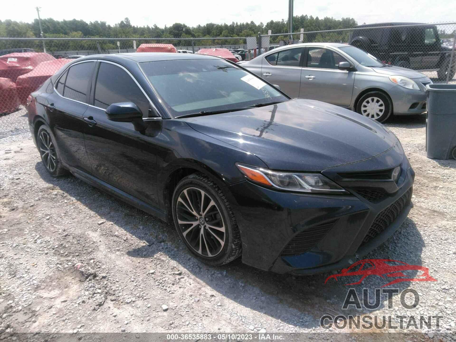 TOYOTA CAMRY 2018 - 4T1B11HK9JU510161
