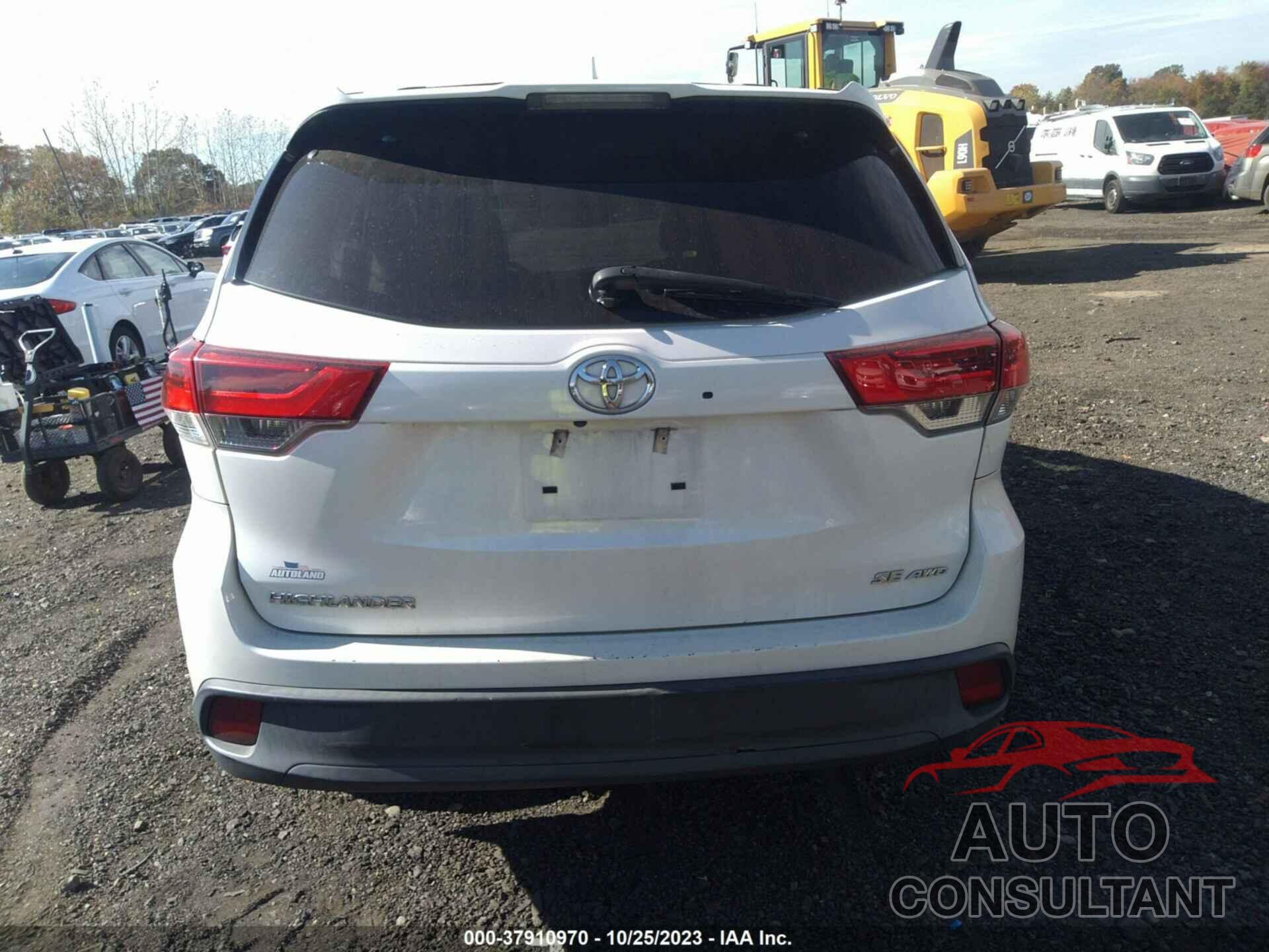 TOYOTA HIGHLANDER 2018 - 5TDJZRFH4JS842401