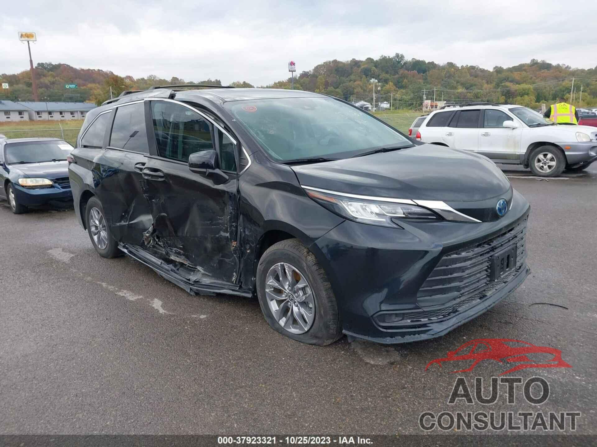 TOYOTA SIENNA 2023 - 5TDKRKEC6PS150523