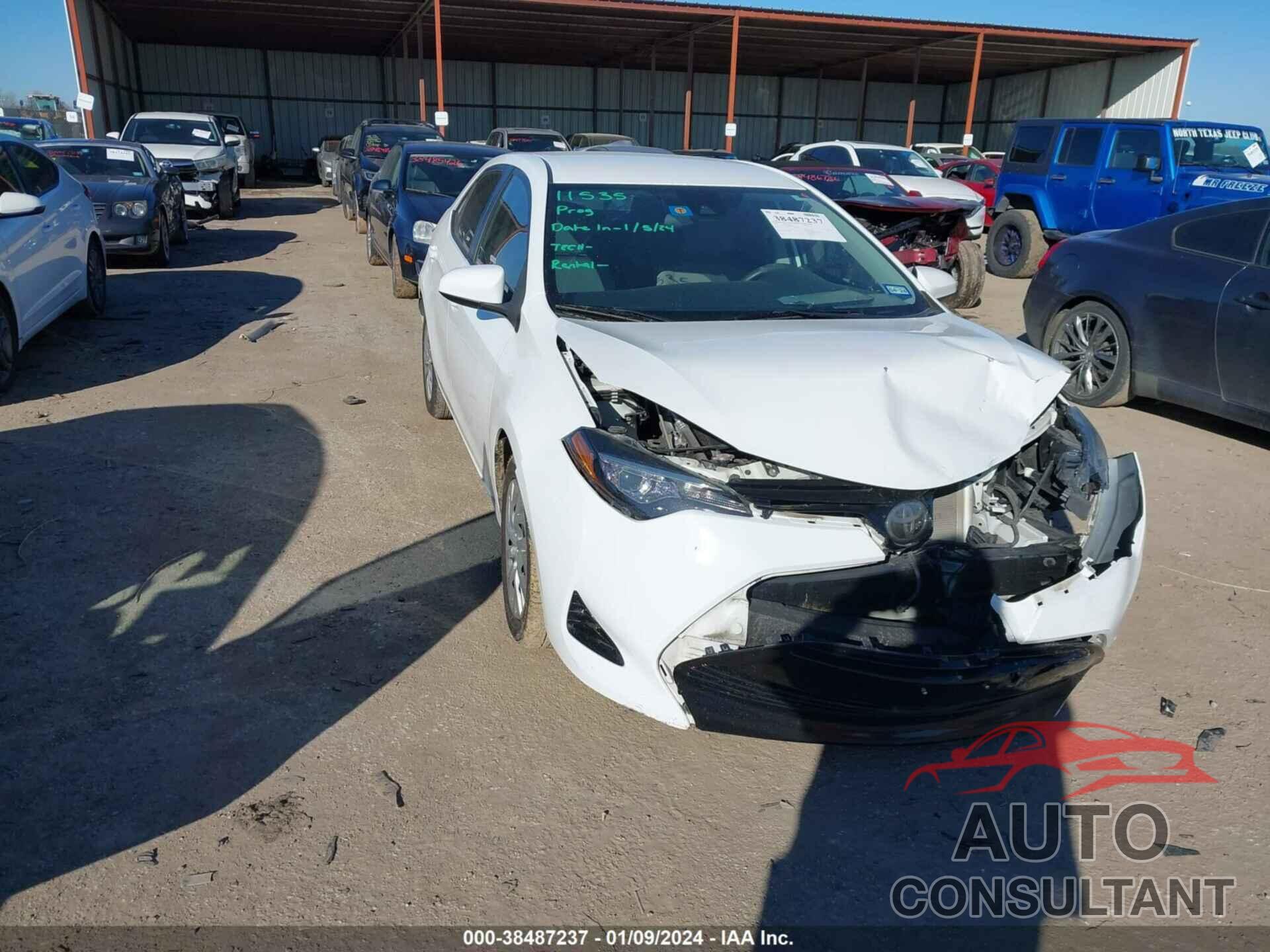 TOYOTA COROLLA 2017 - 5YFBURHE1HP683104