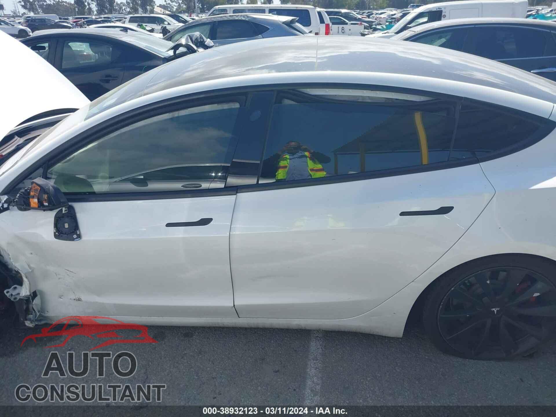 TESLA MODEL 3 2020 - 5YJ3E1EC2LF627537