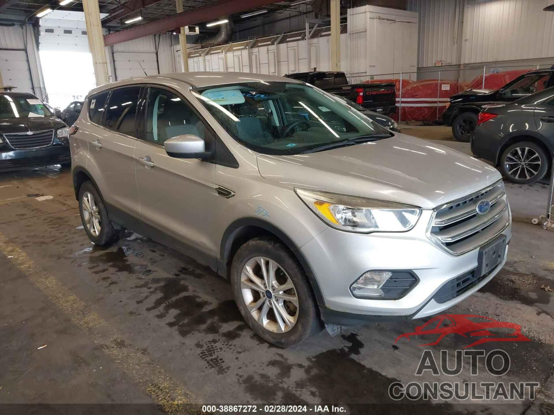 FORD ESCAPE 2017 - 1FMCU9G92HUC35834