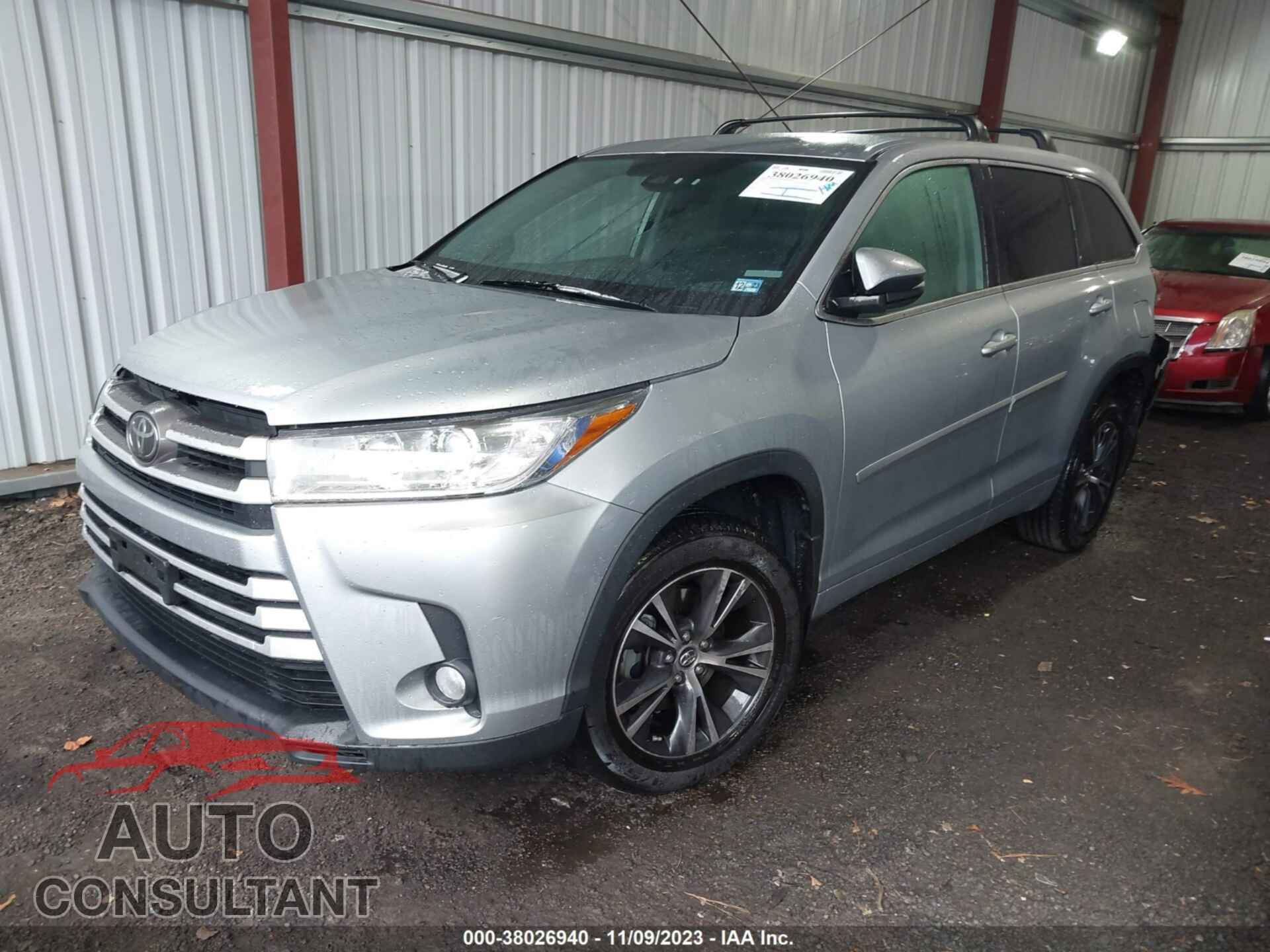 TOYOTA HIGHLANDER 2018 - 5TDBZRFH5JS876853