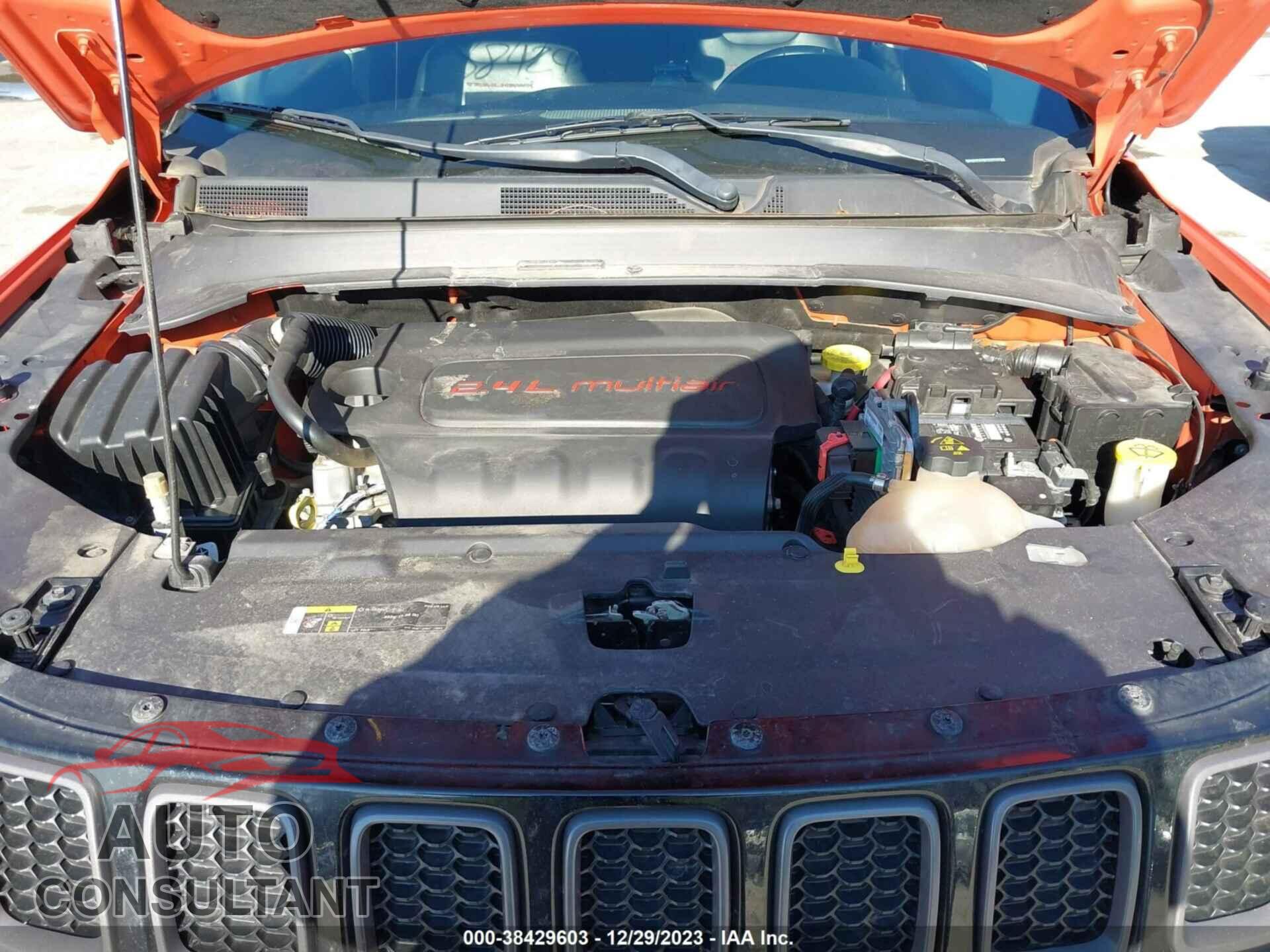 JEEP COMPASS 2018 - 3C4NJDDB6JT210628