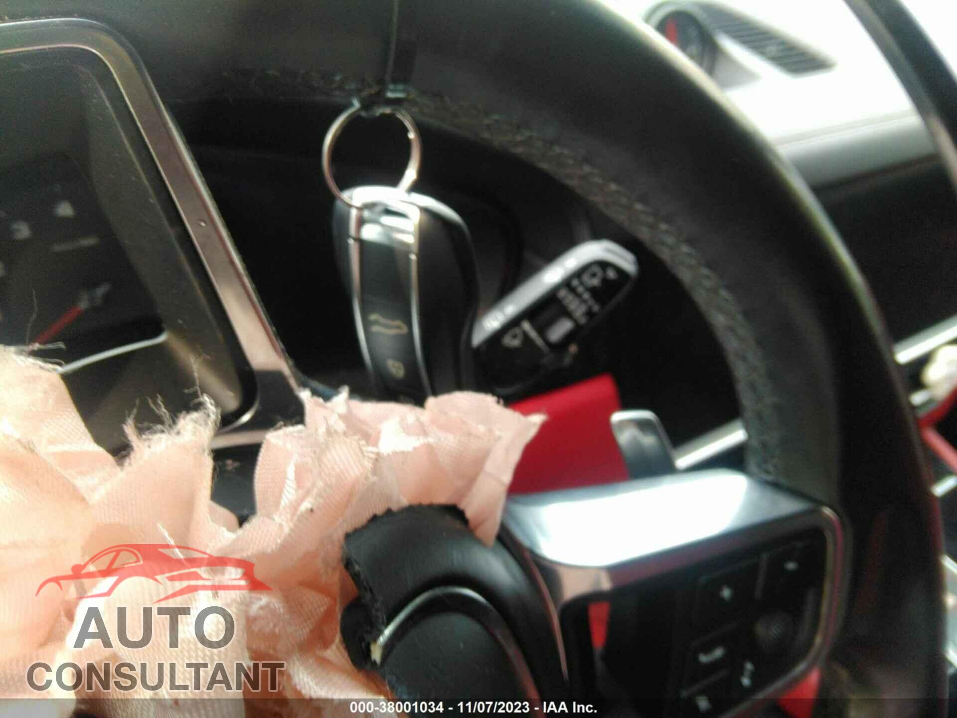 PORSCHE CAYENNE 2019 - WP1AA2AY3KDA18696