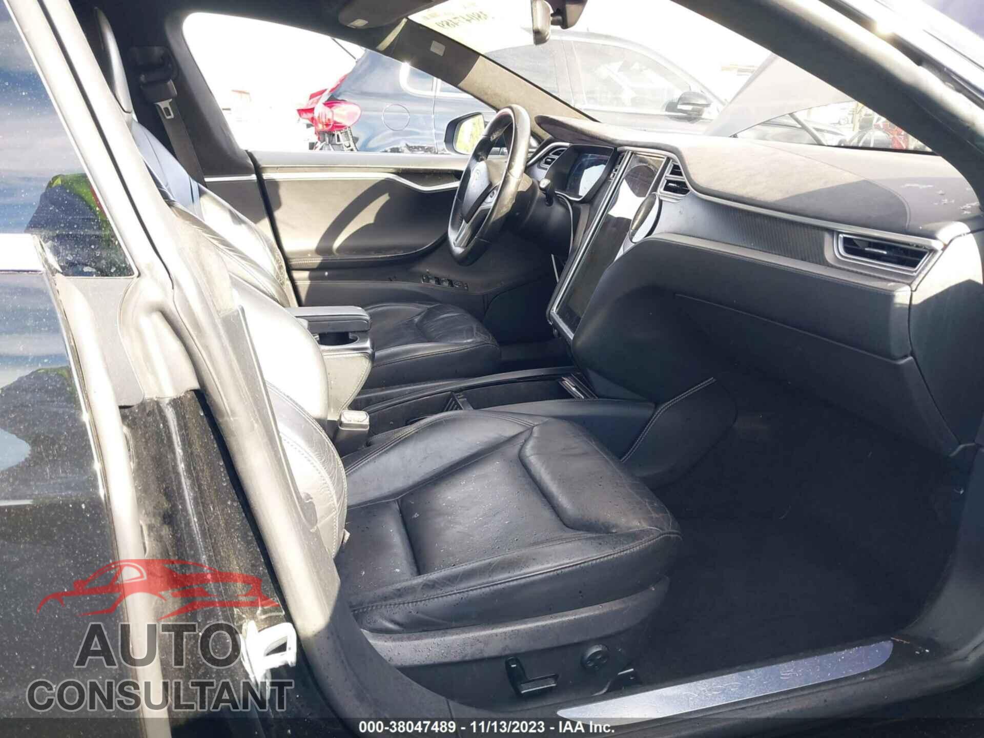 TESLA MODEL S 2015 - 5YJSA1E48FF113180