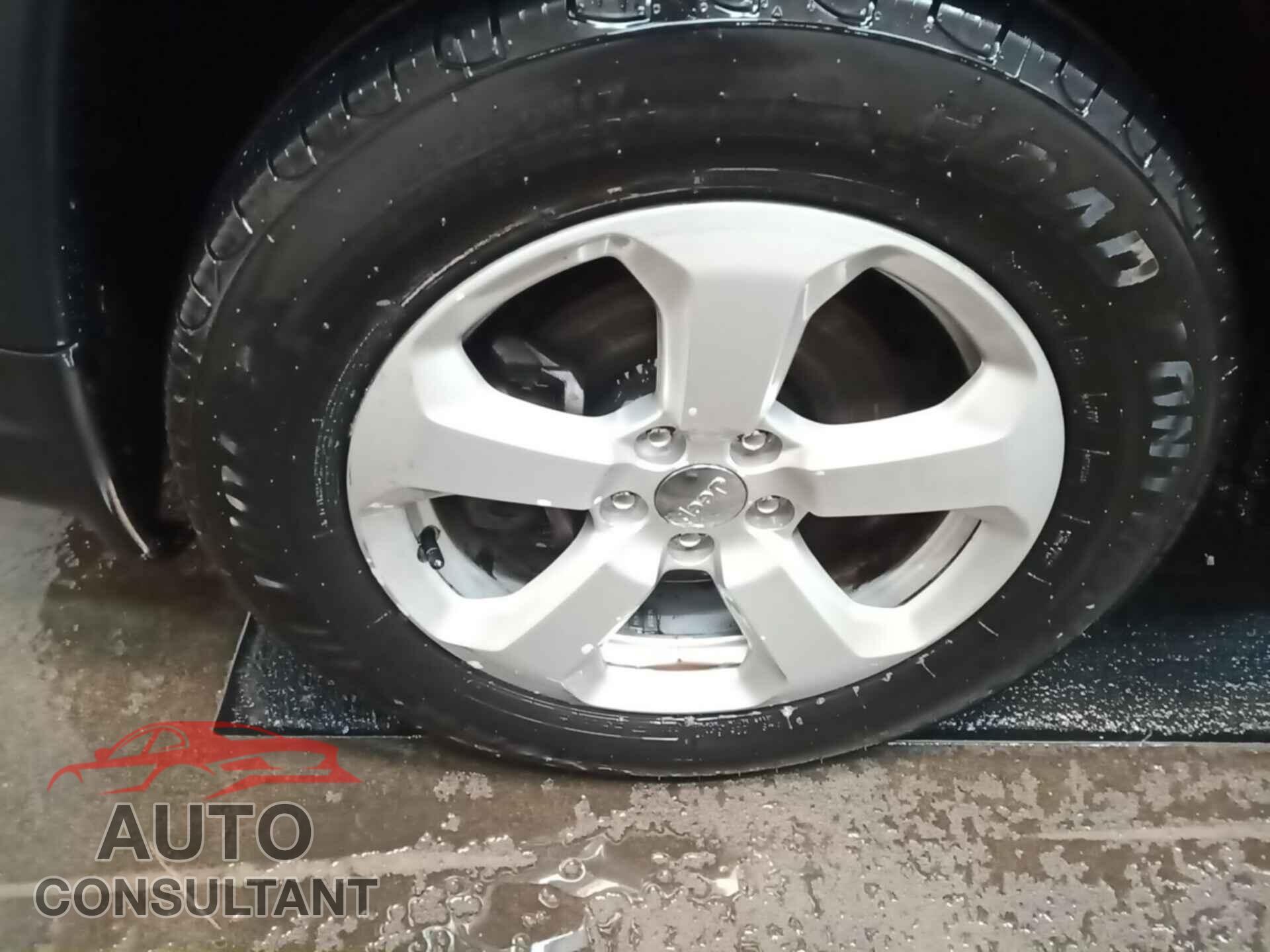 JEEP COMPASS 2018 - 3C4NJCBB3JT267348