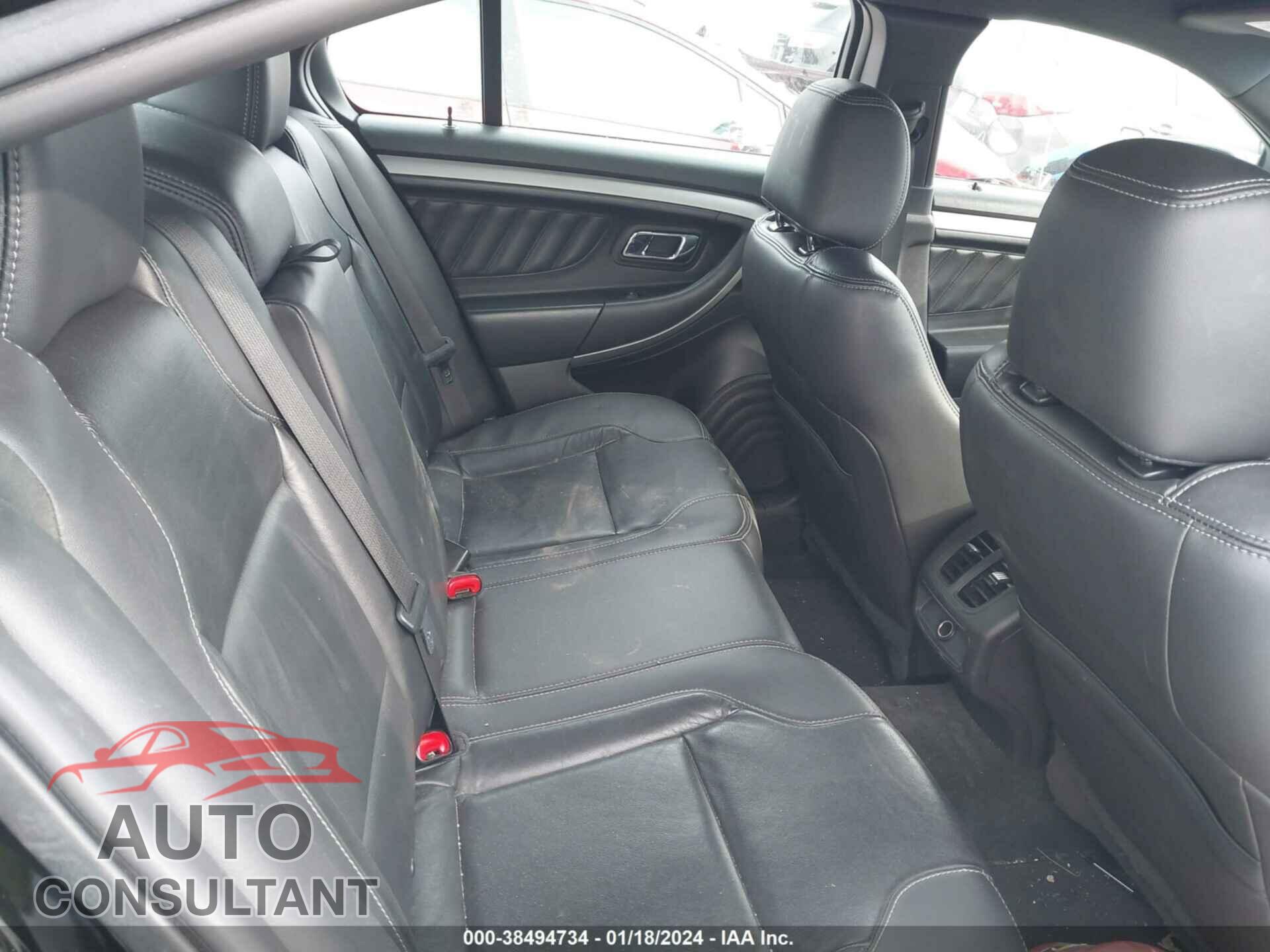 FORD TAURUS 2018 - 1FAHP2E88JG117882