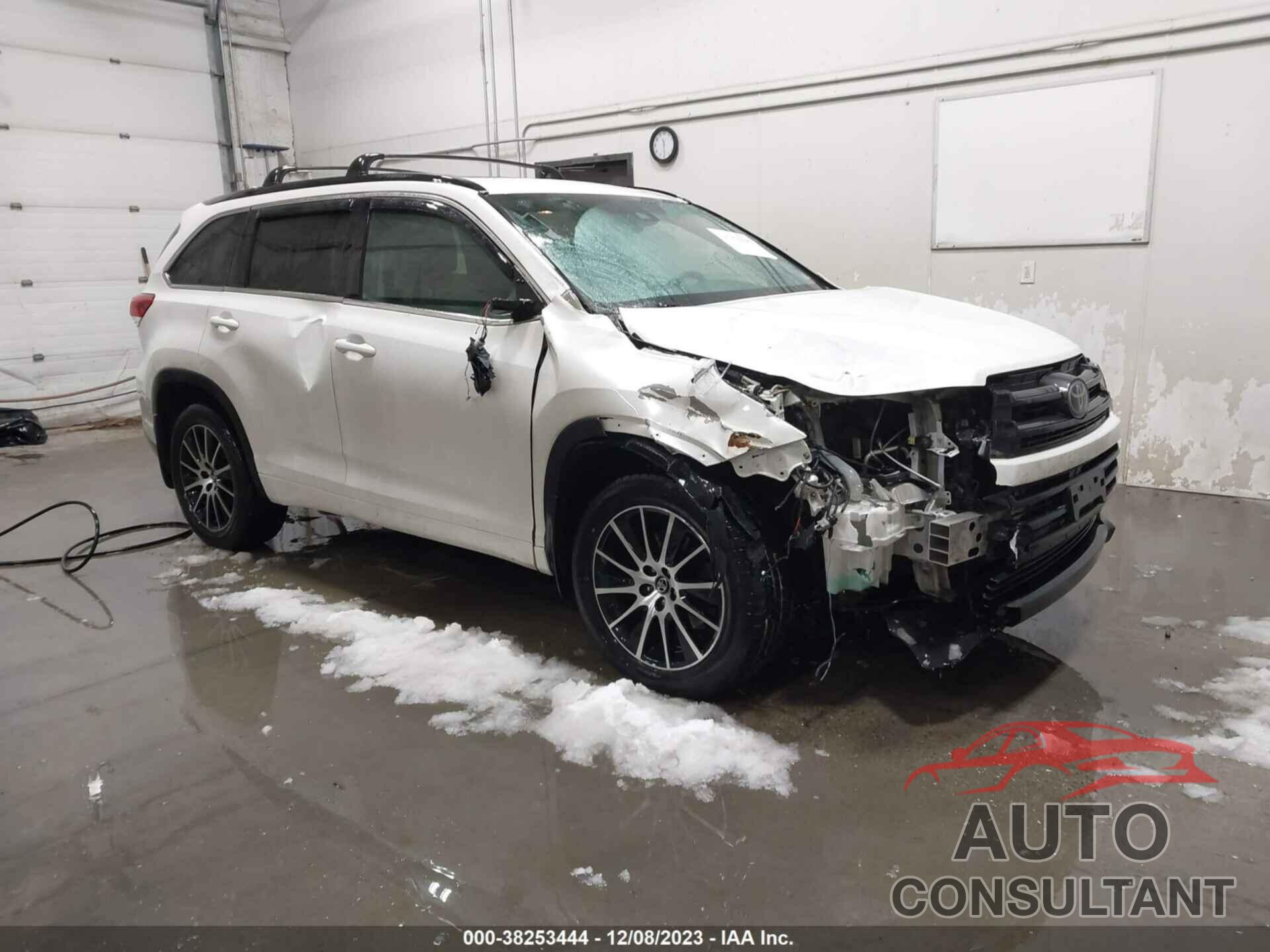 TOYOTA HIGHLANDER 2018 - 5TDJZRFH4JS903987