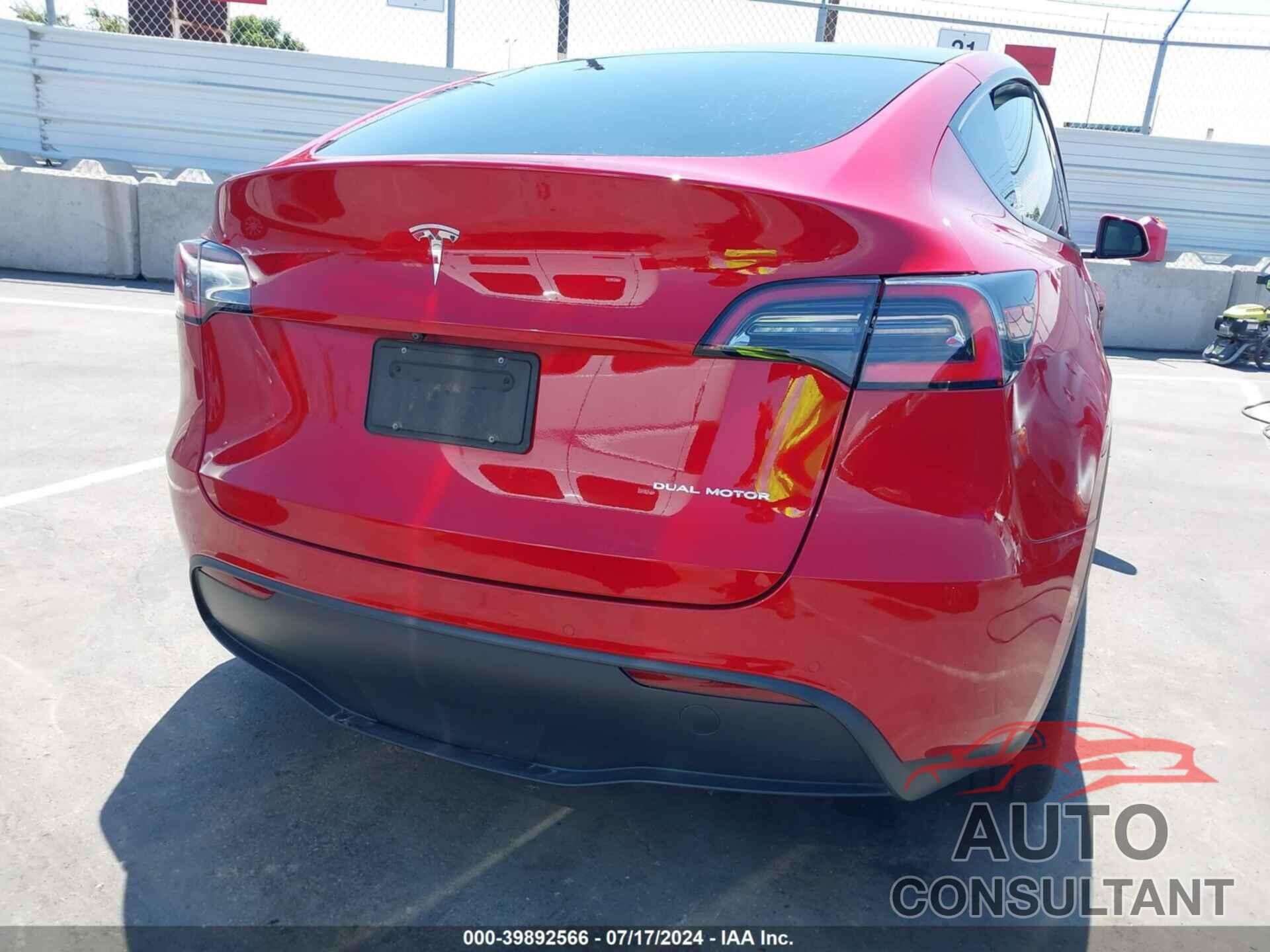 TESLA MODEL Y 2021 - 5YJYGDEE5MF075262