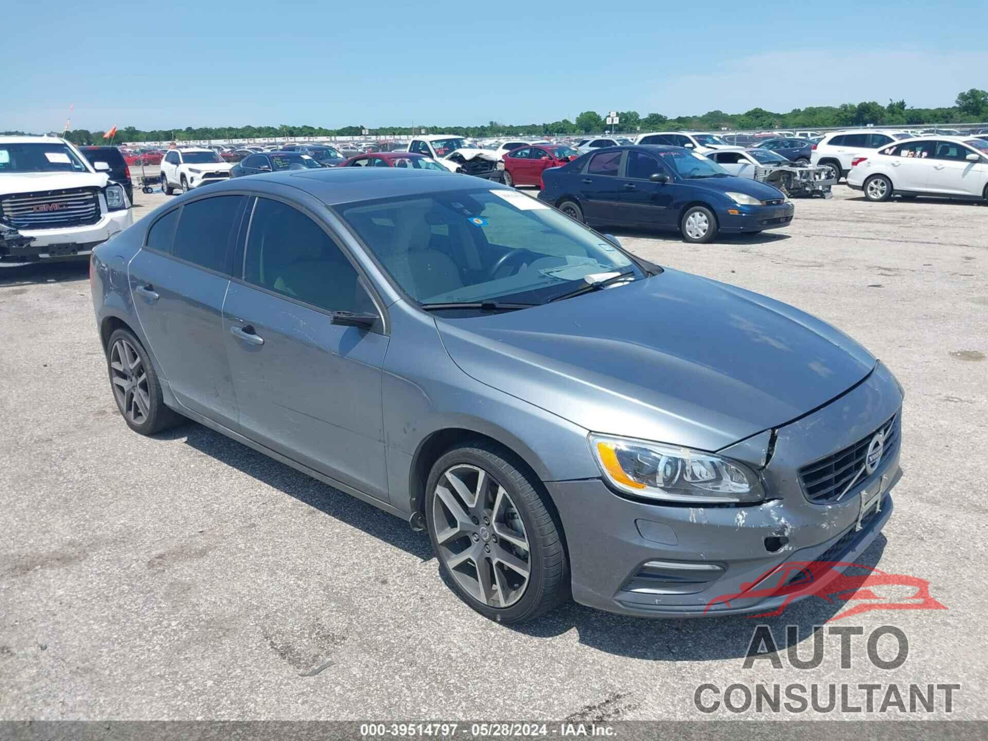 VOLVO S60 2018 - YV126MFL0J2459626