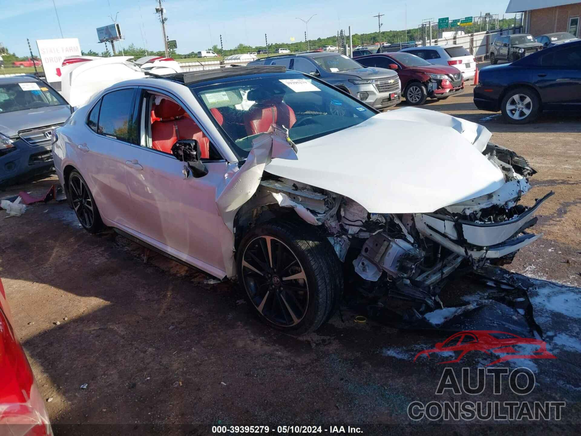 TOYOTA CAMRY 2019 - 4T1B61HK2KU816024