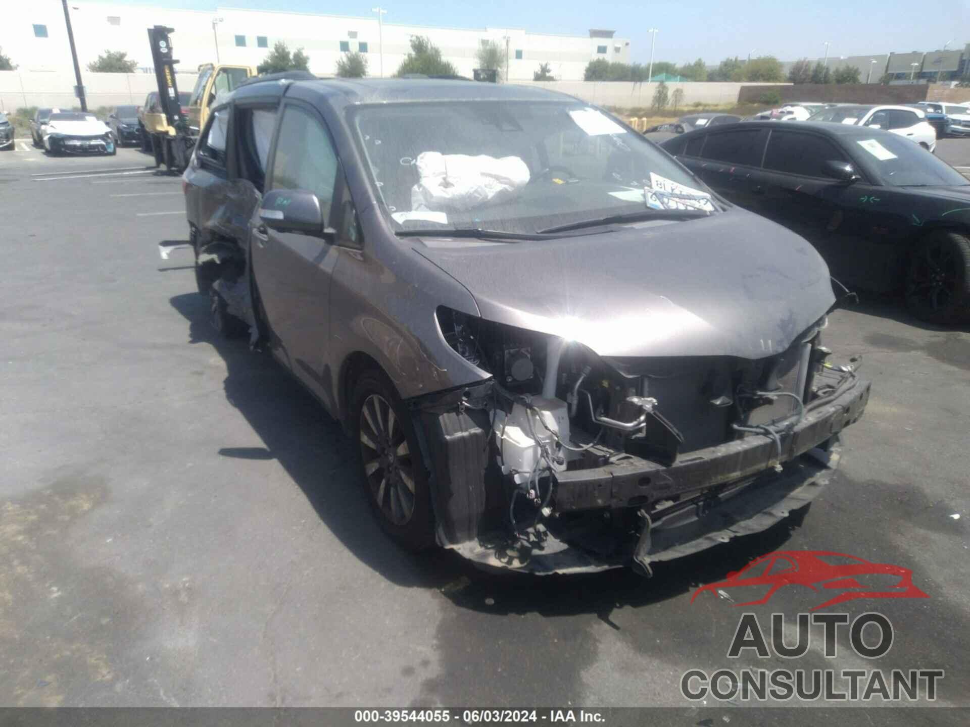 TOYOTA SIENNA 2019 - 5TDYZ3DC4KS017107