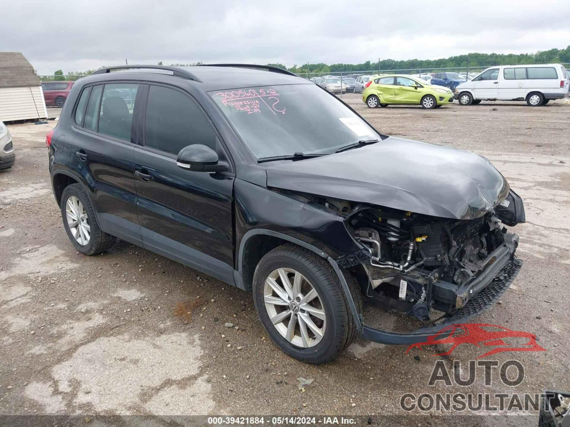 VOLKSWAGEN TIGUAN 2017 - WVGBV7AX9HK051961