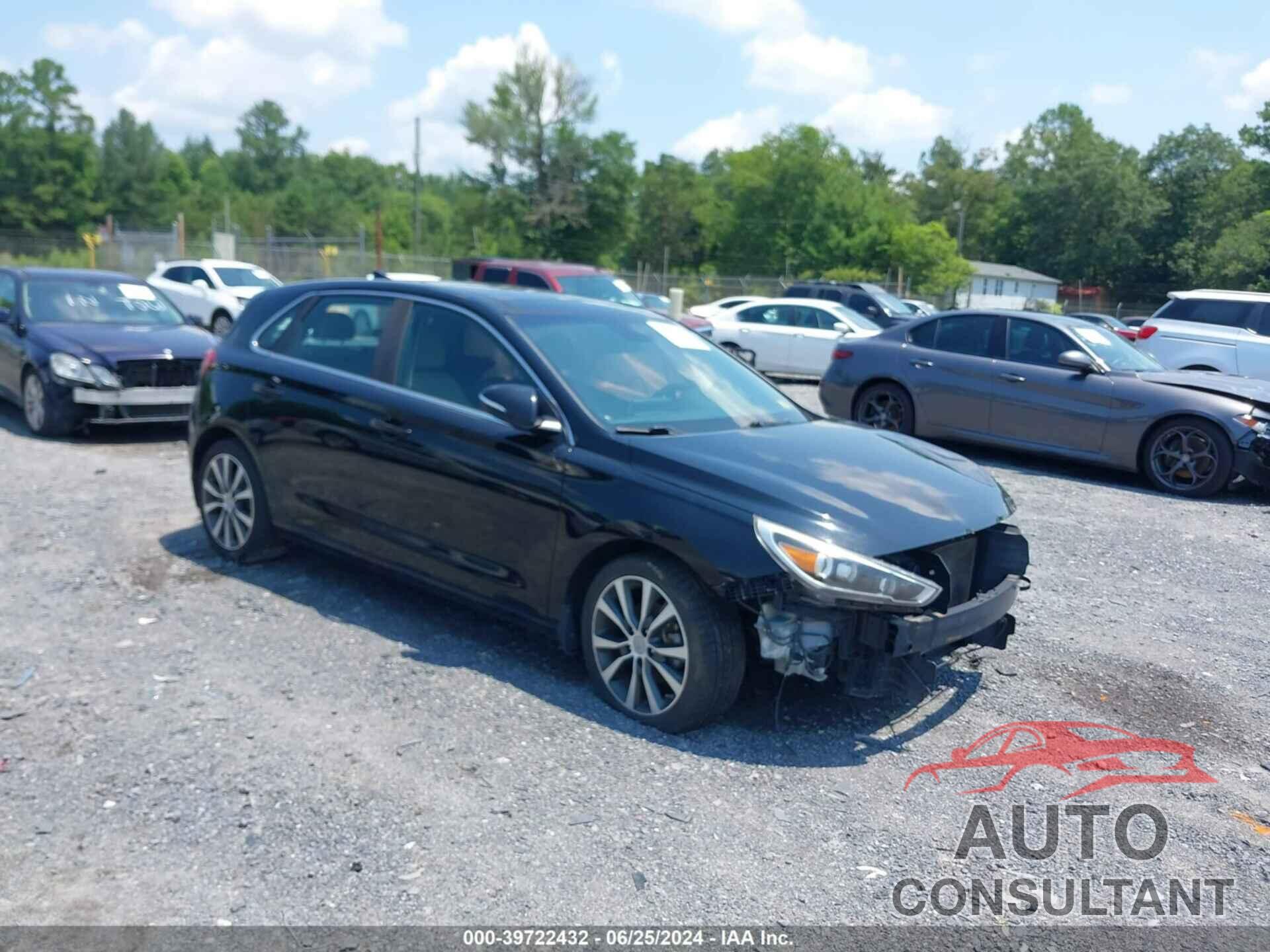 HYUNDAI ELANTRA GT 2018 - KMHH35LE5JU008616