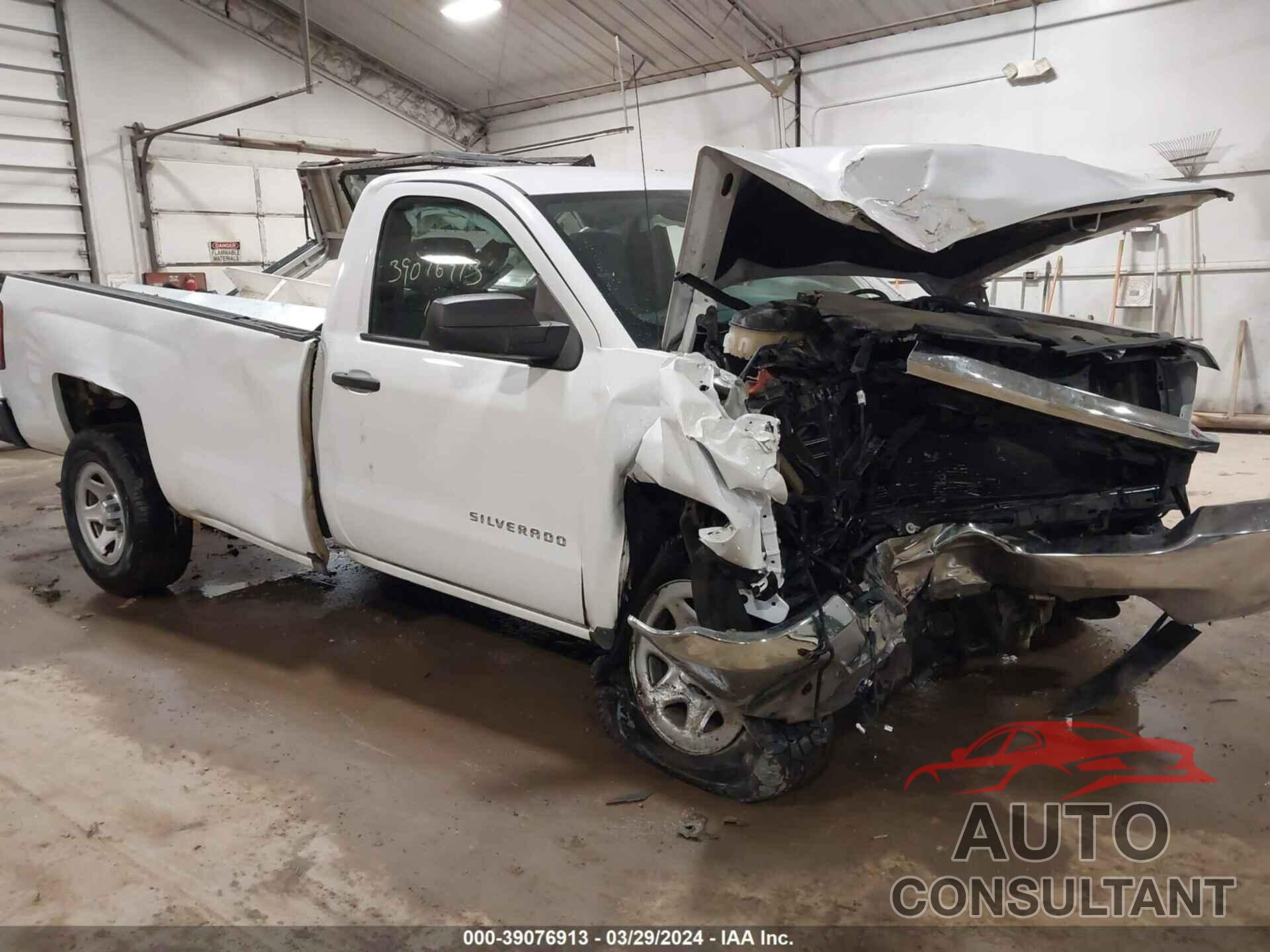 CHEVROLET SILVERADO 1500 2018 - 1GCNCNEC0JZ906272