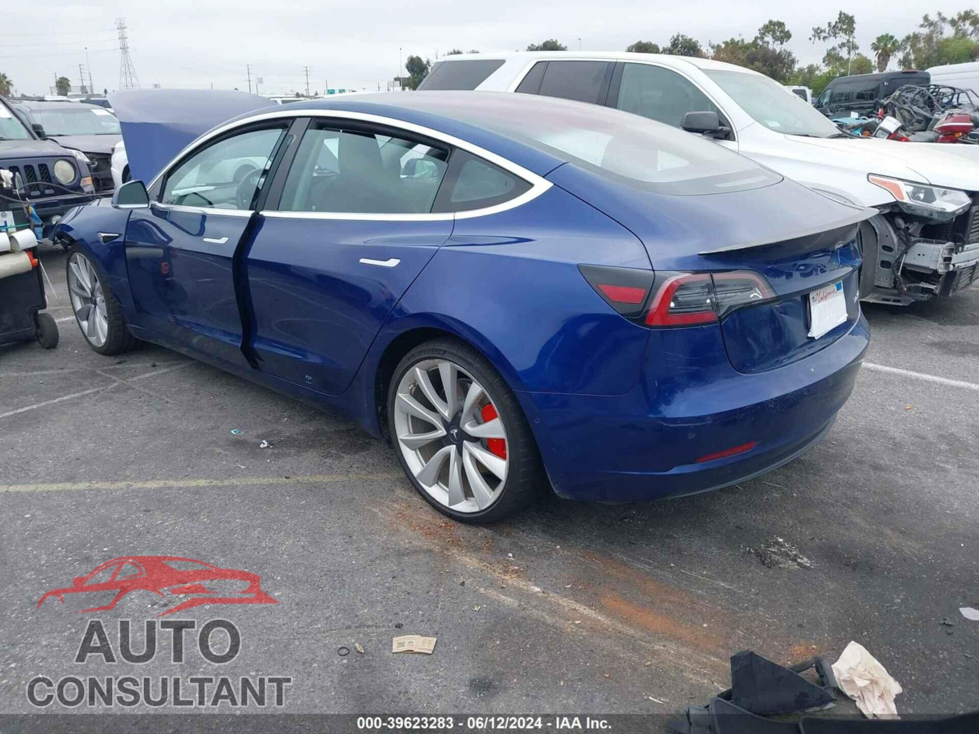 TESLA MODEL 3 2018 - 5YJ3E1EB7JF181115