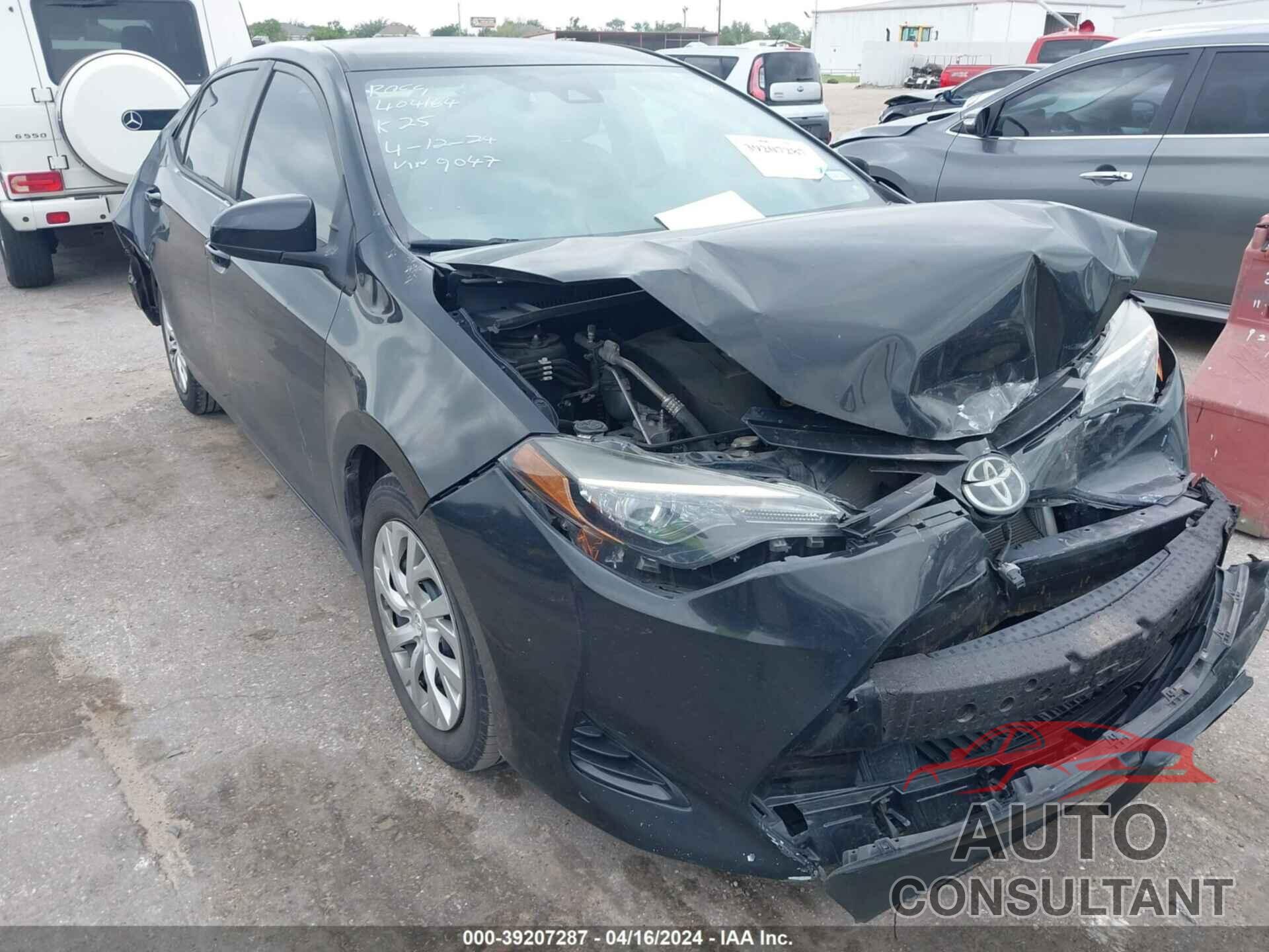 TOYOTA COROLLA 2018 - 5YFBURHEXJP839047