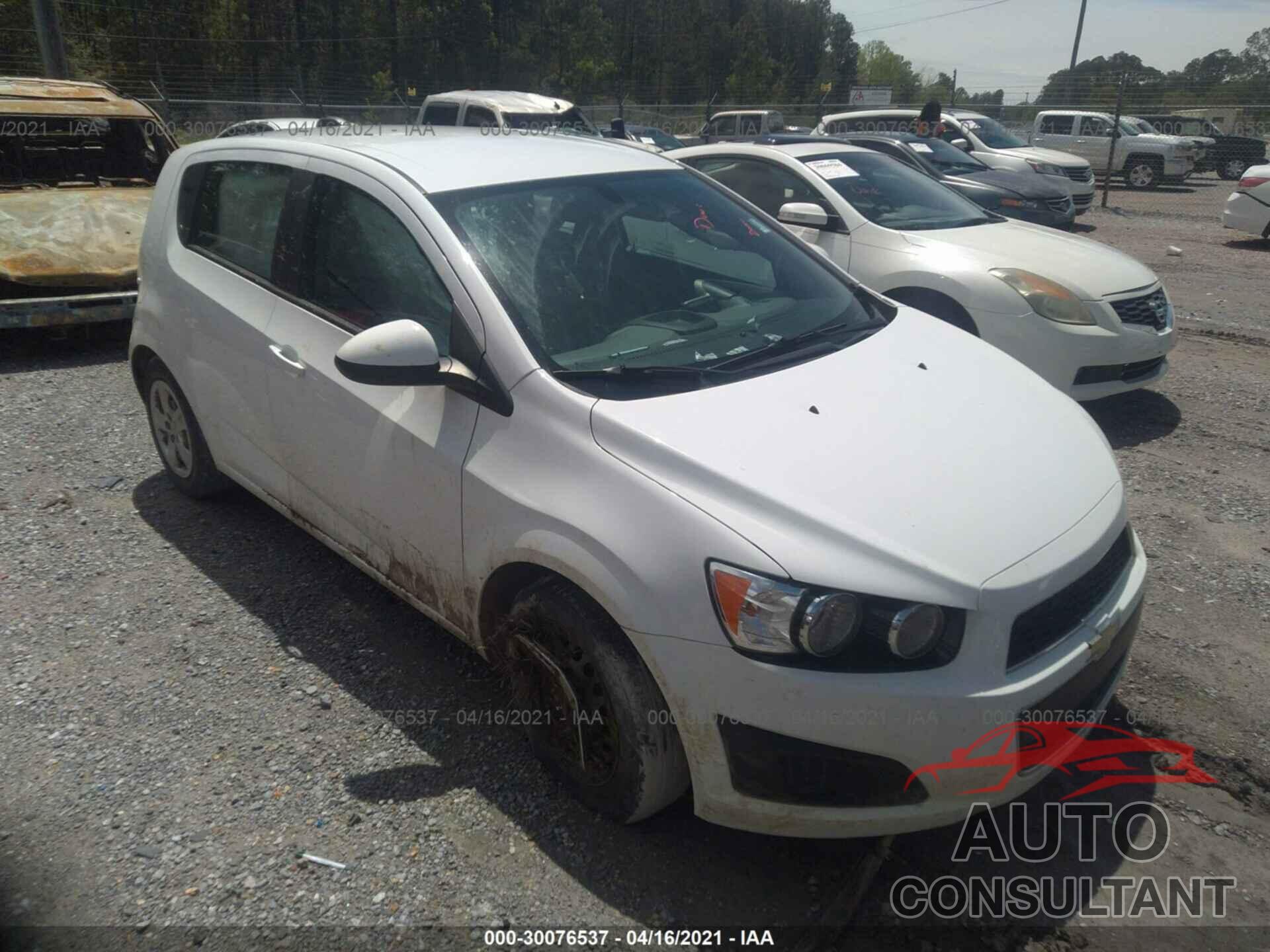 CHEVROLET SONIC 2016 - 1G1JA6SH3G4168394