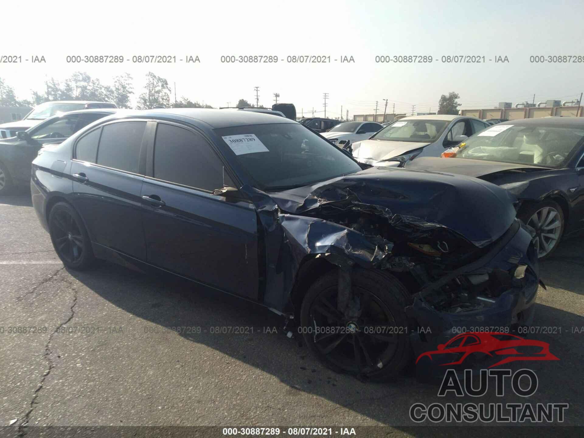BMW 3 SERIES 2018 - WBA8E1G51JNU91529