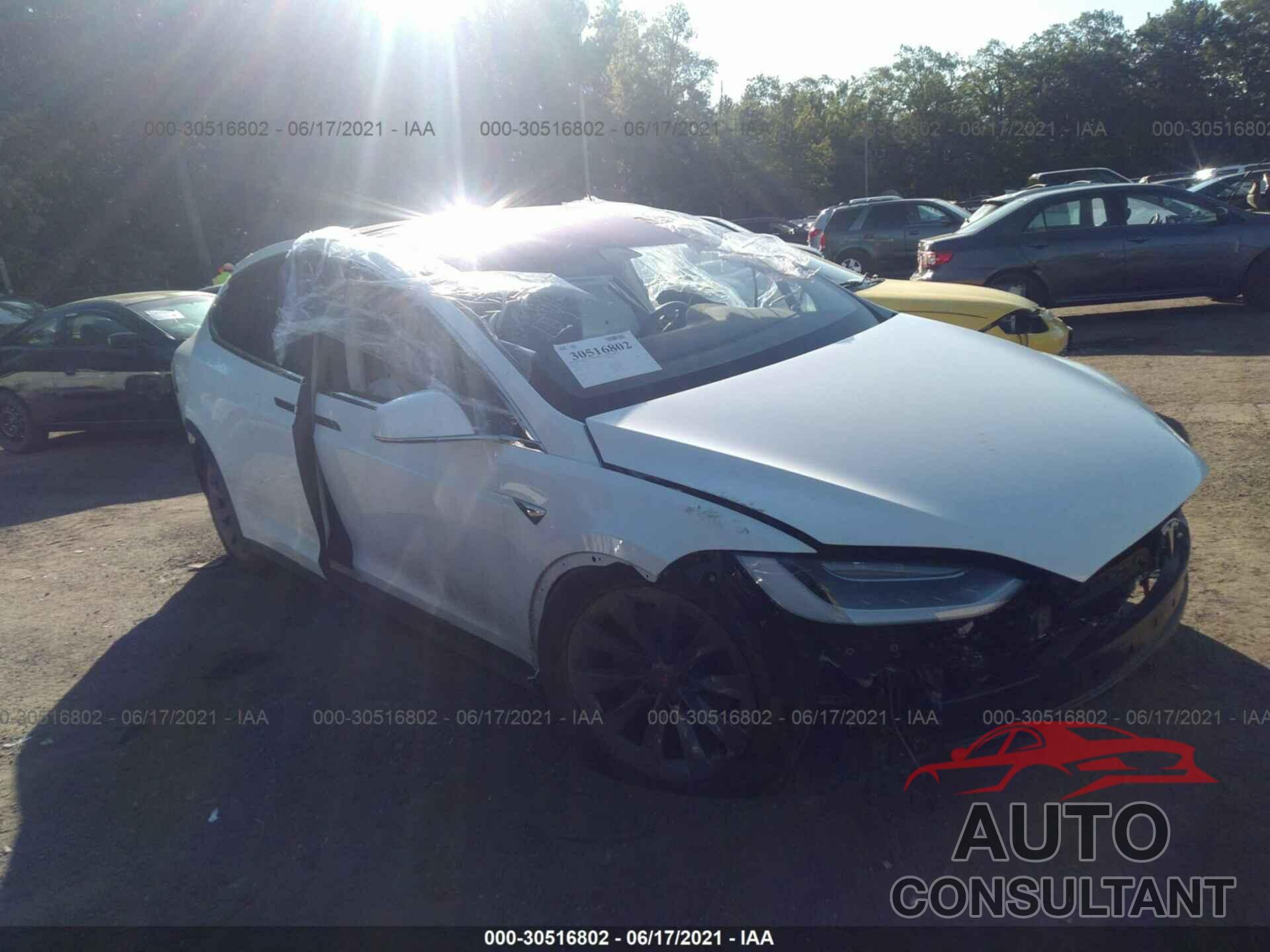 TESLA MODEL X 2018 - 5YJXCAE24JF109599