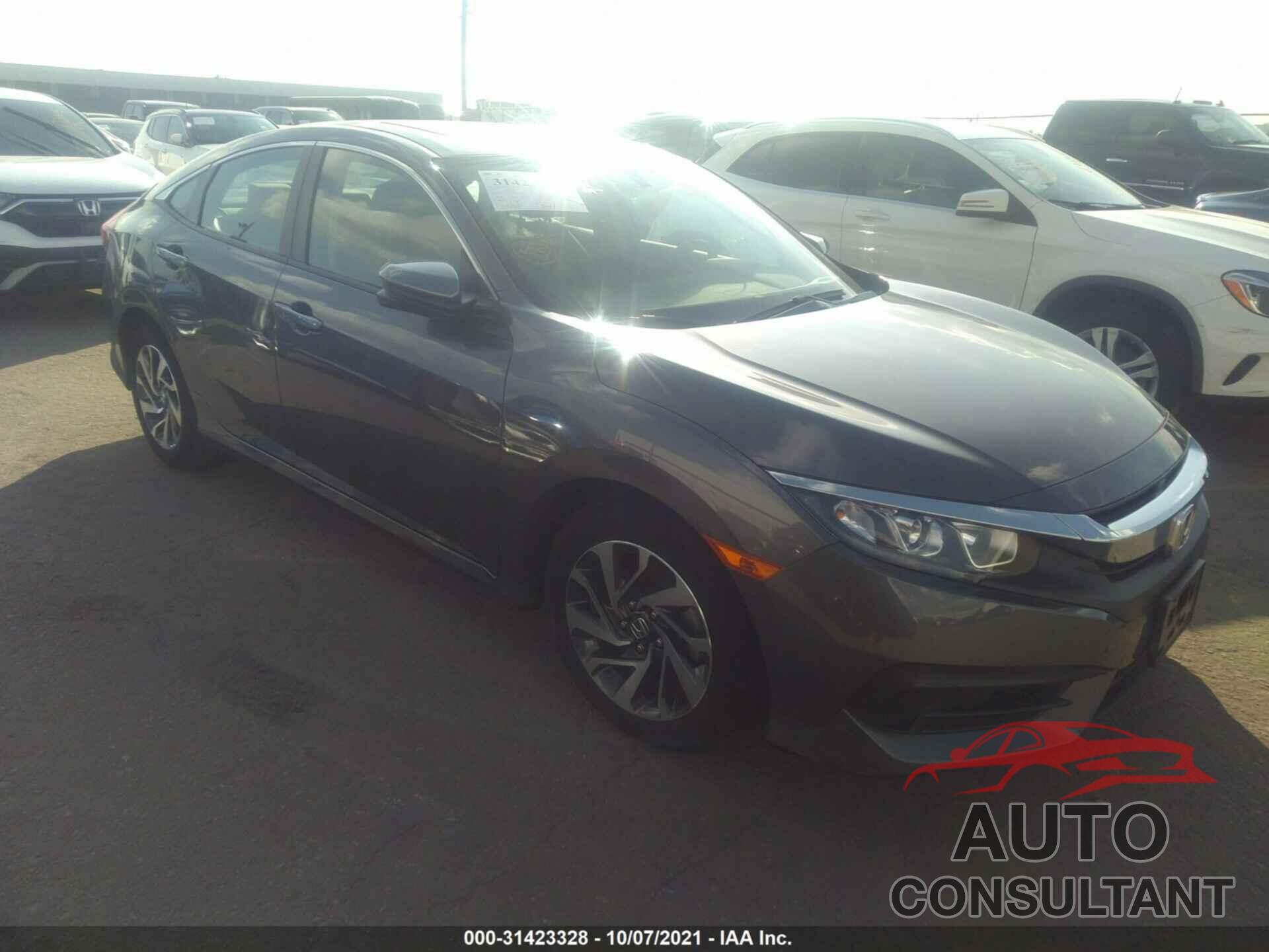 HONDA CIVIC SEDAN 2018 - 2HGFC2F72JH512181