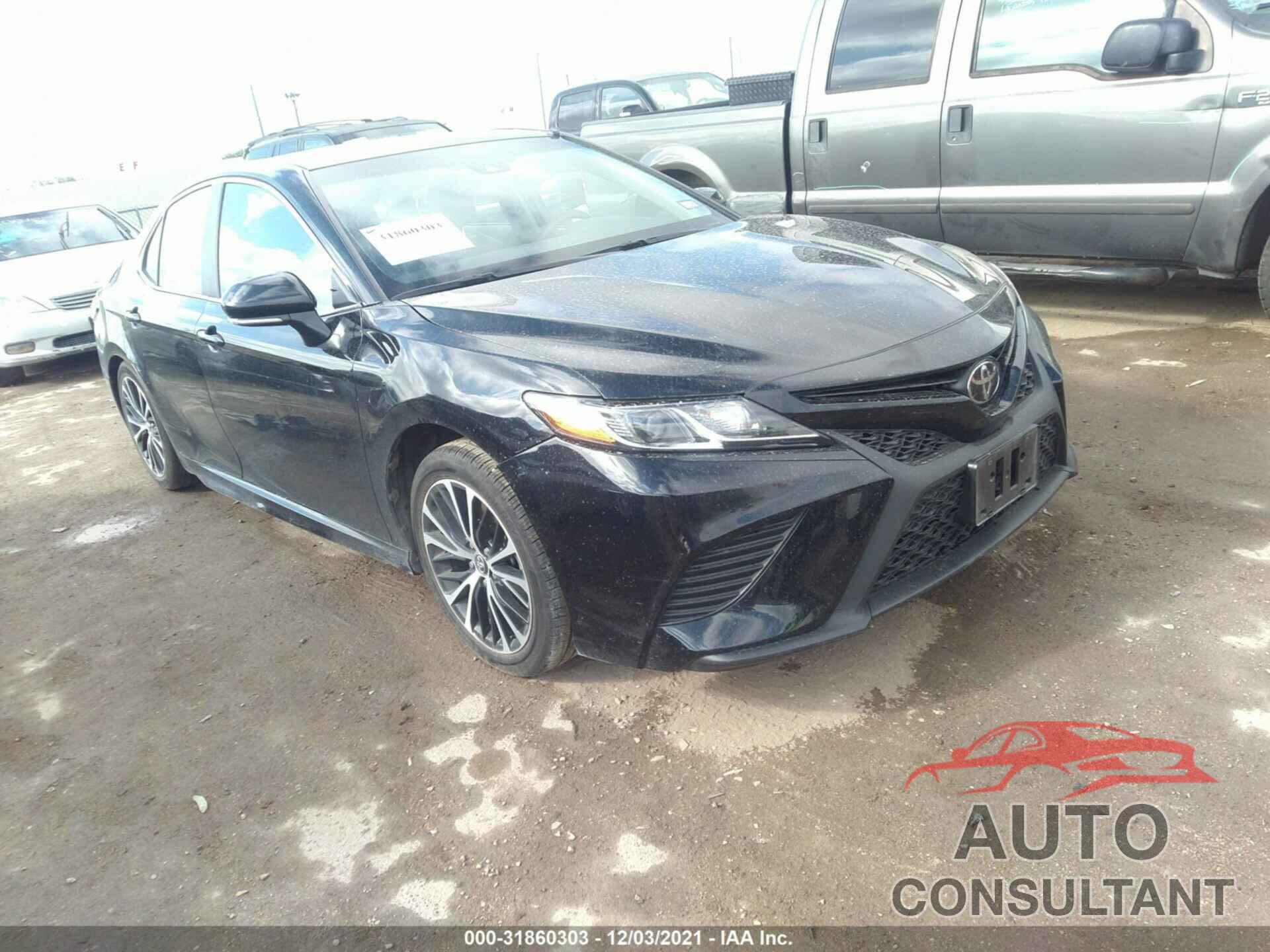 TOYOTA CAMRY 2018 - 4T1B11HK1JU066385