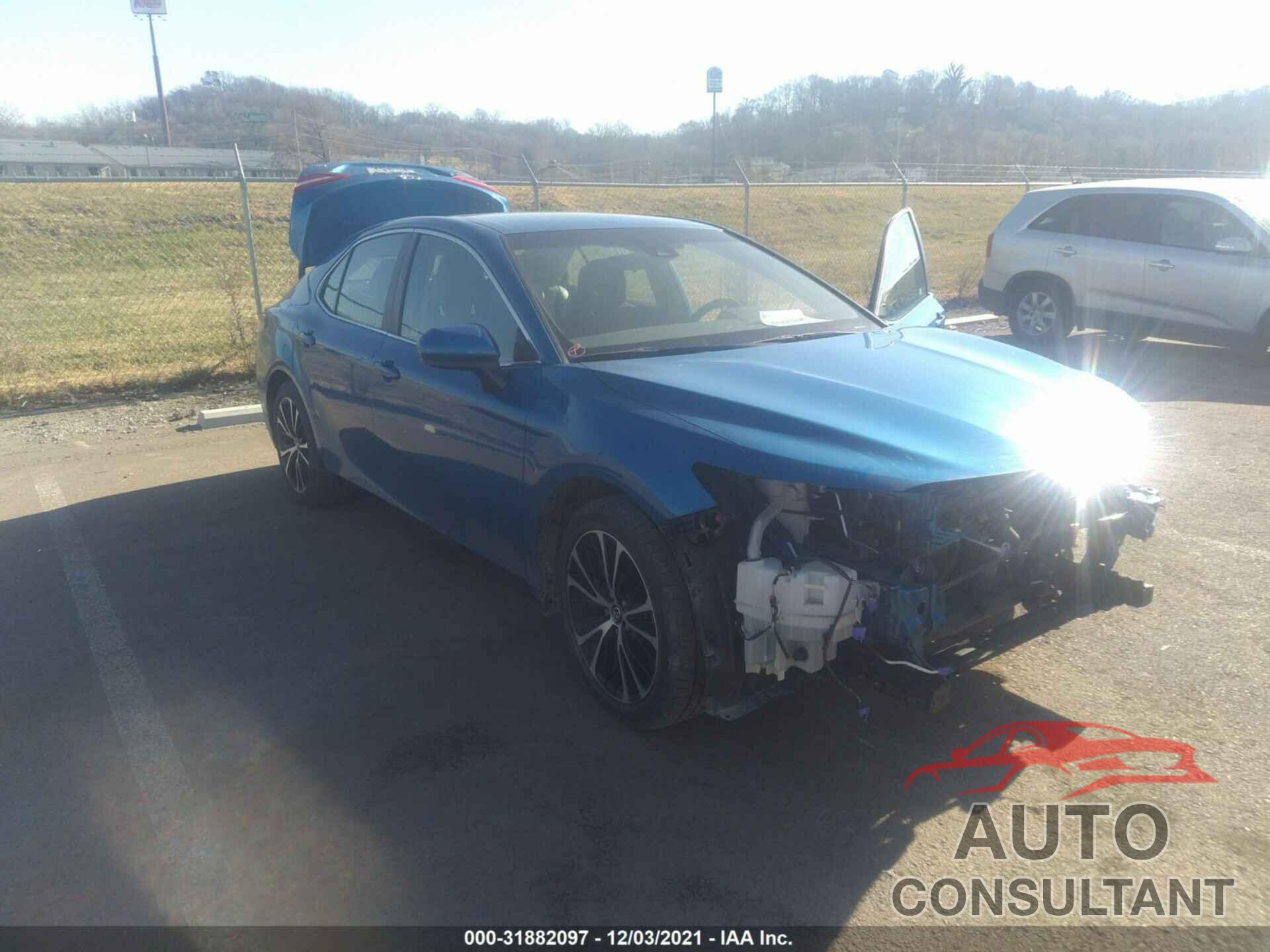 TOYOTA CAMRY 2018 - 4T1B11HK5JU046091