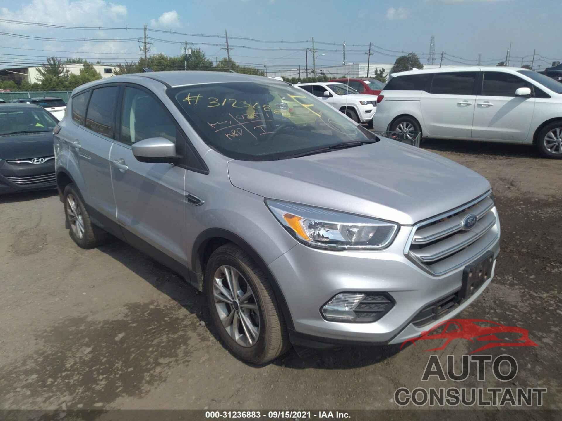 FORD ESCAPE 2017 - 1FMCU9GD3HUA69232