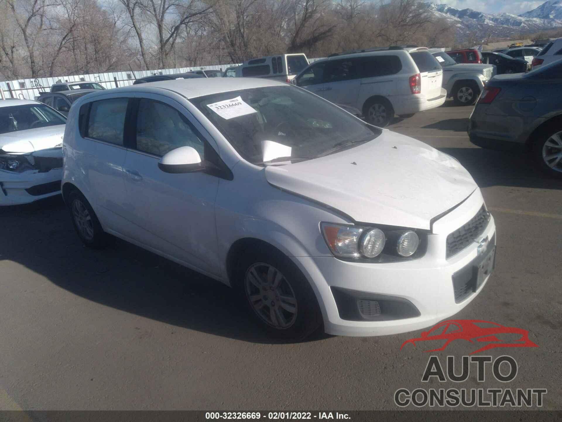 CHEVROLET SONIC 2016 - 1G1JC6SH2G4130293