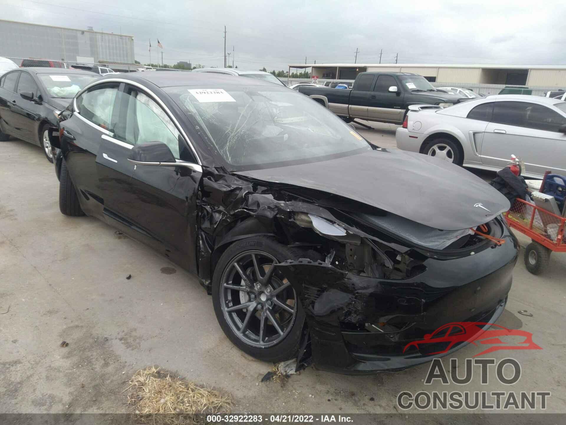 TESLA MODEL 3 2018 - 5YJ3E1EA8JF025527