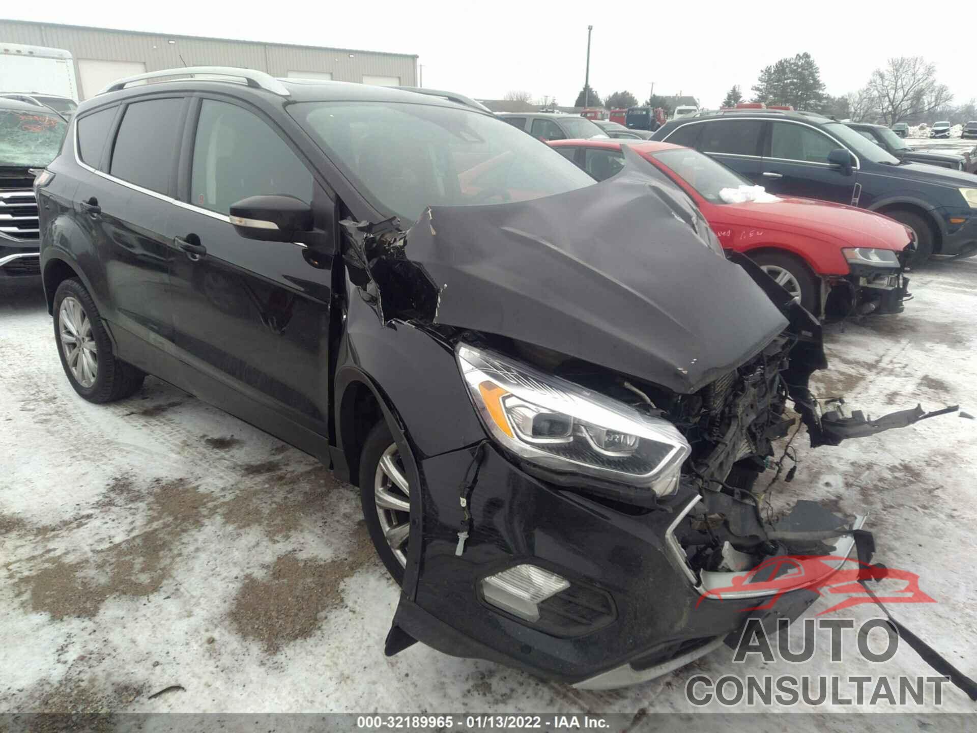 FORD ESCAPE 2017 - 1FMCU9J91HUA41952