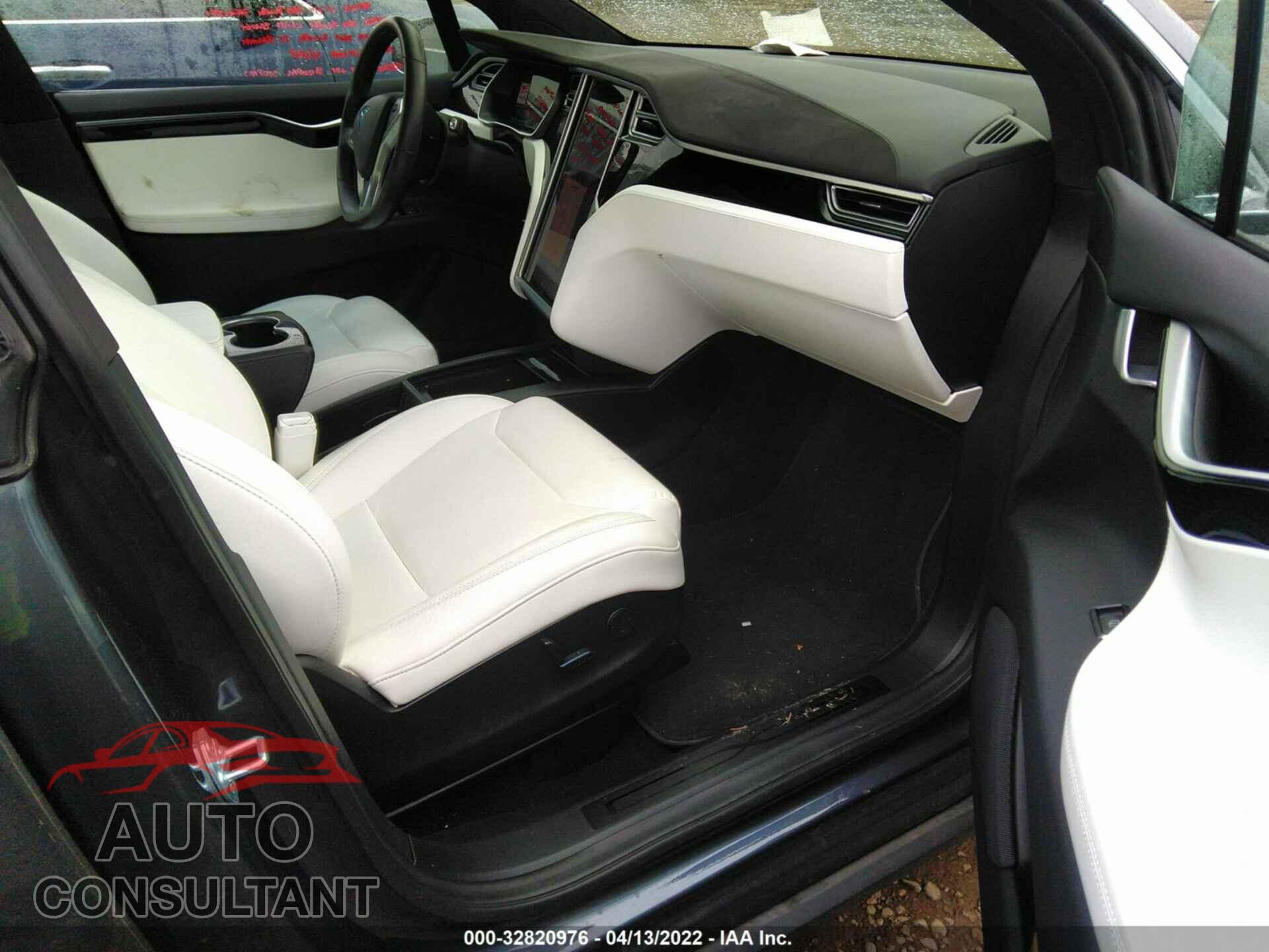 TESLA MODEL X 2017 - 5YJXCBE29HF049500