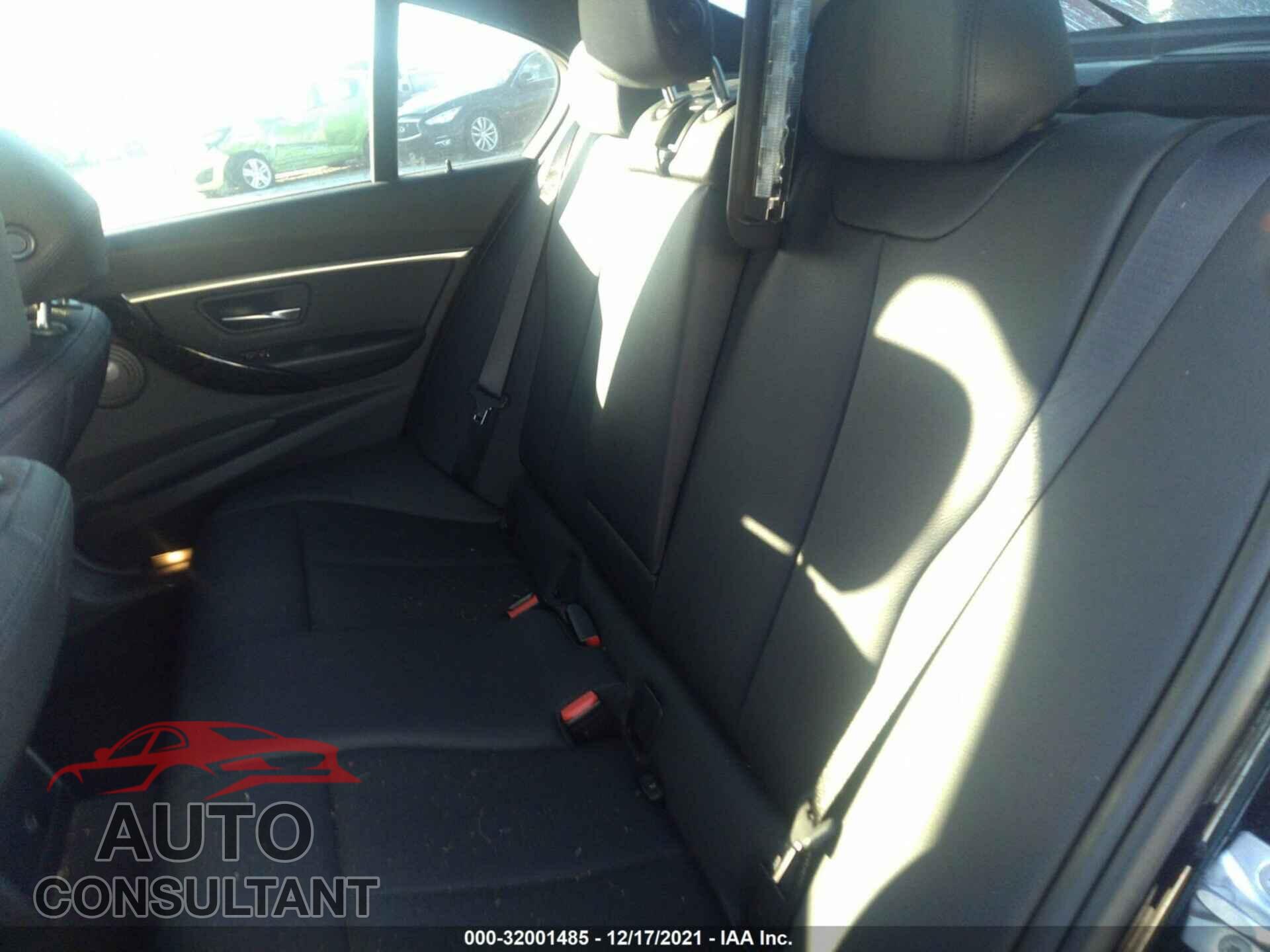 BMW 3 SERIES 2017 - WBA8B3C33HK777600