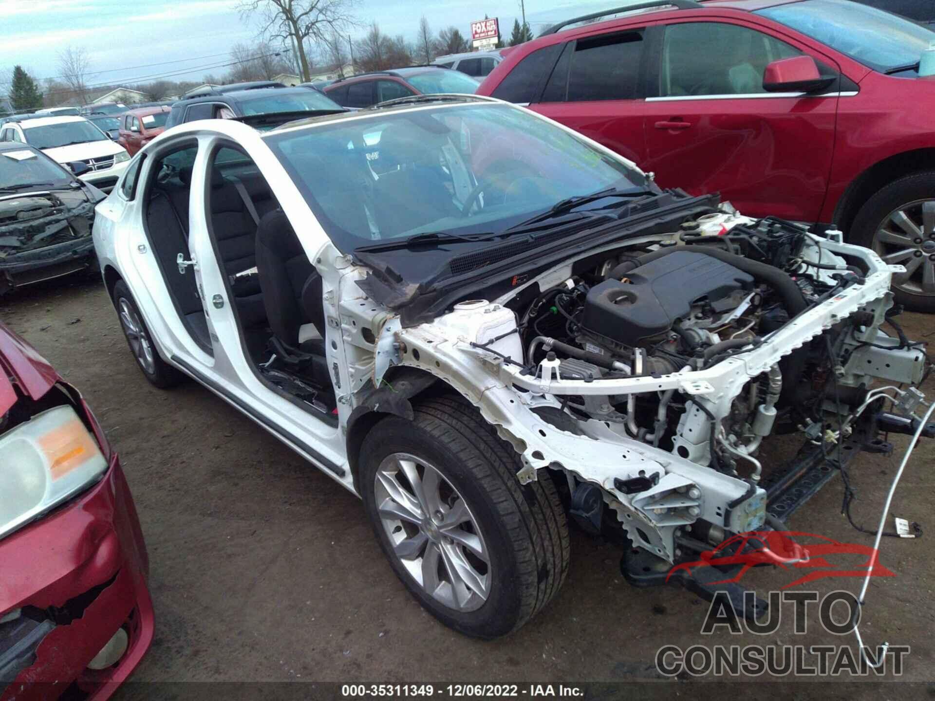 CHEVROLET MALIBU 2019 - 1G1ZD5ST3KF220189