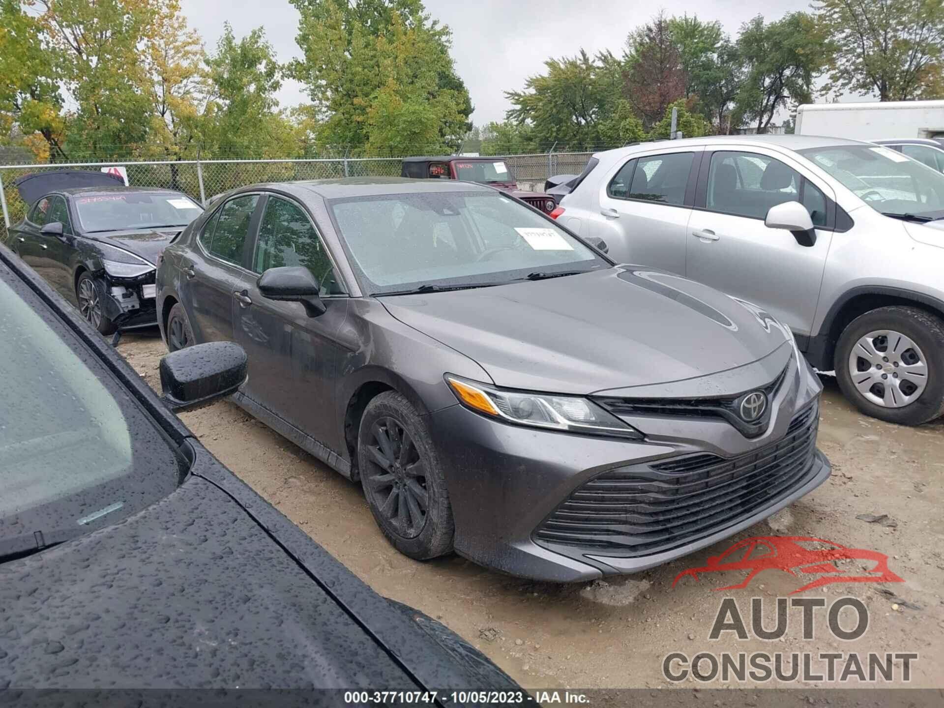 TOYOTA CAMRY 2018 - 4T1B11HKXJU517037