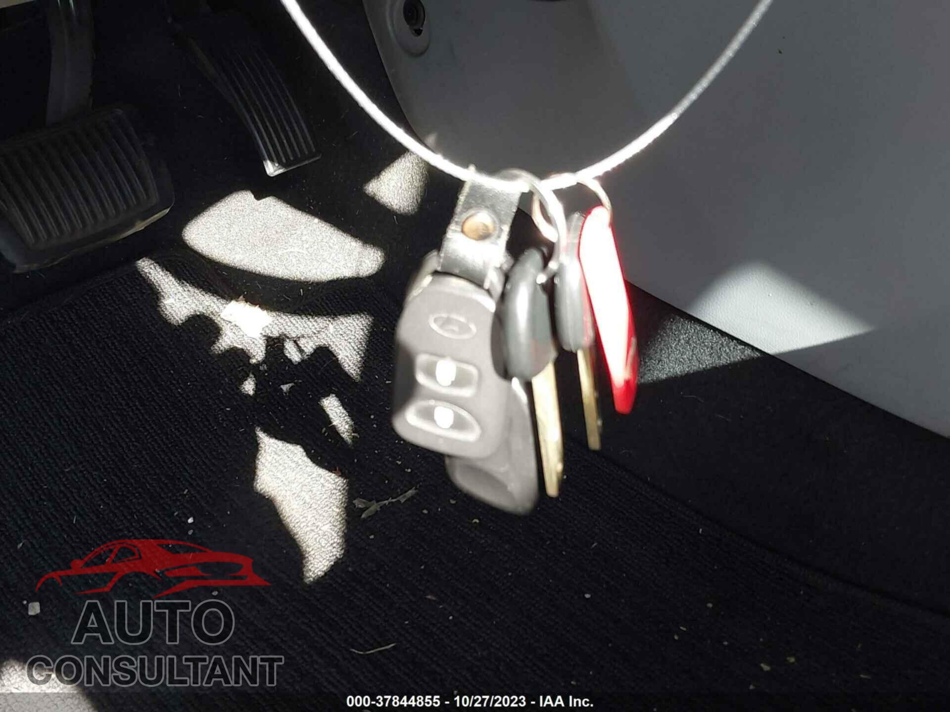 HYUNDAI ACCENT 2013 - KMHCT5AE8DU107853