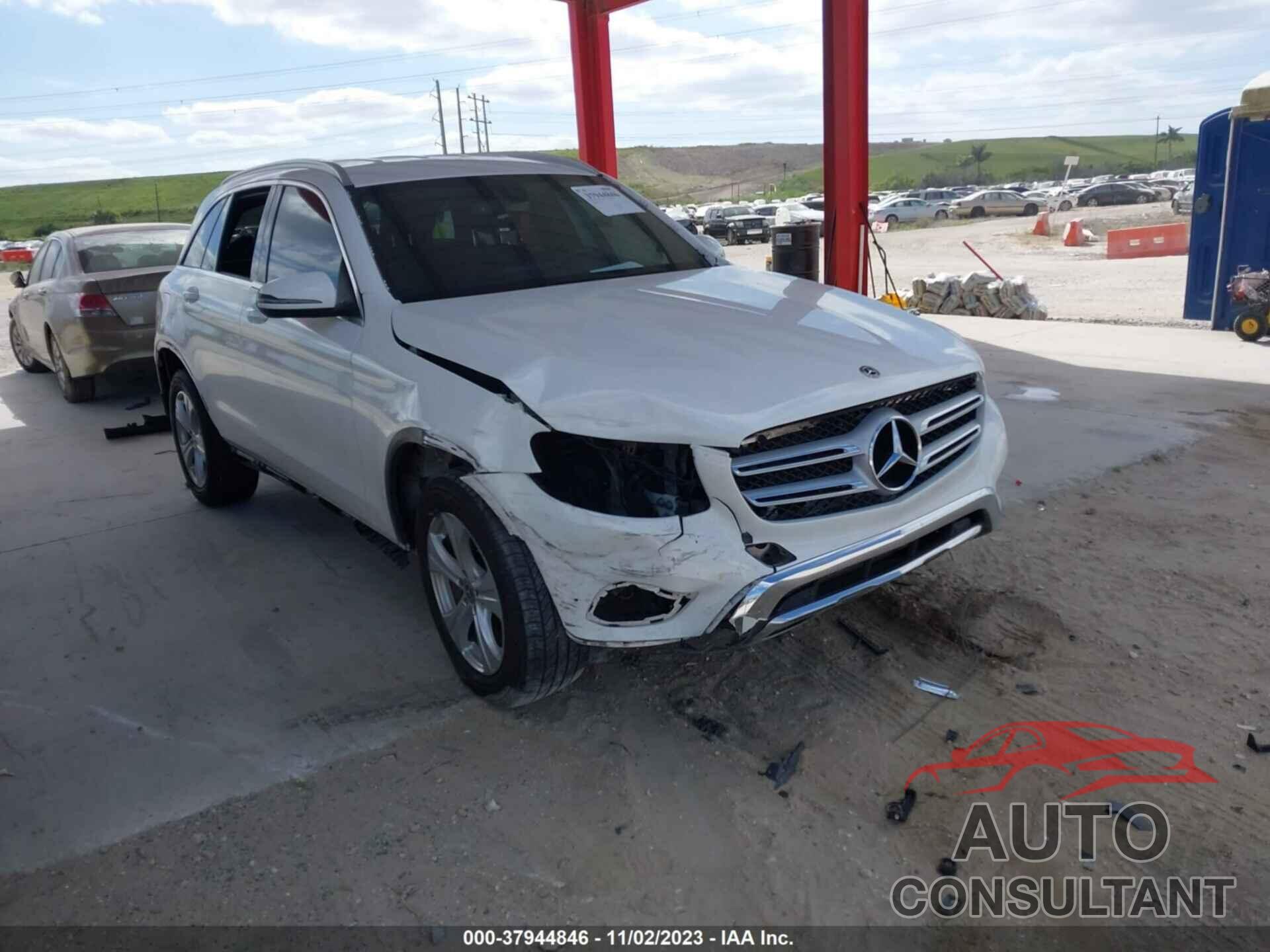 MERCEDES-BENZ GLC 300 2018 - WDC0G4JB8JV061873