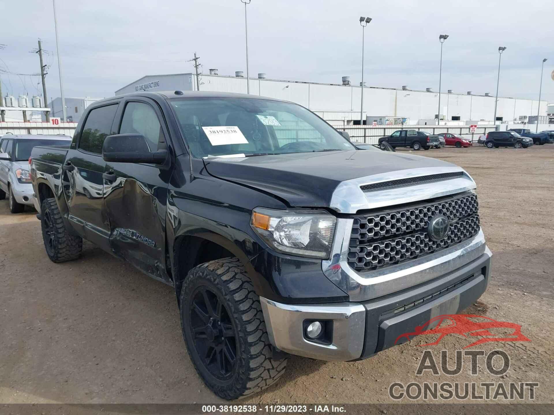 TOYOTA TUNDRA 2018 - 5TFEM5F18JX128504