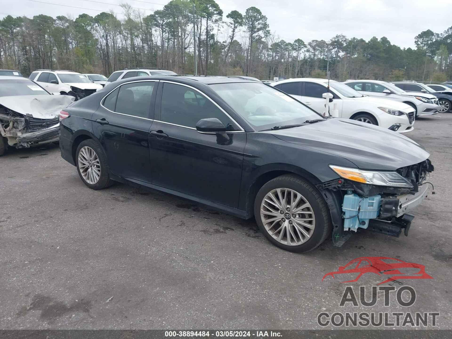TOYOTA CAMRY 2018 - 4T1B11HK9JU138224