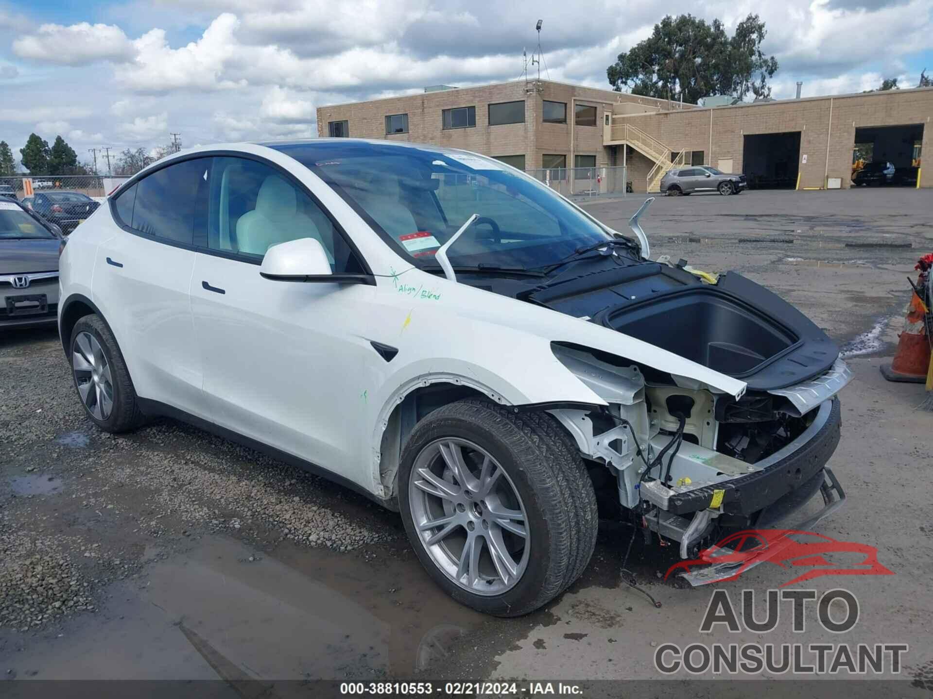 TESLA MODEL Y 2023 - 7SAYGDEE8PF738508