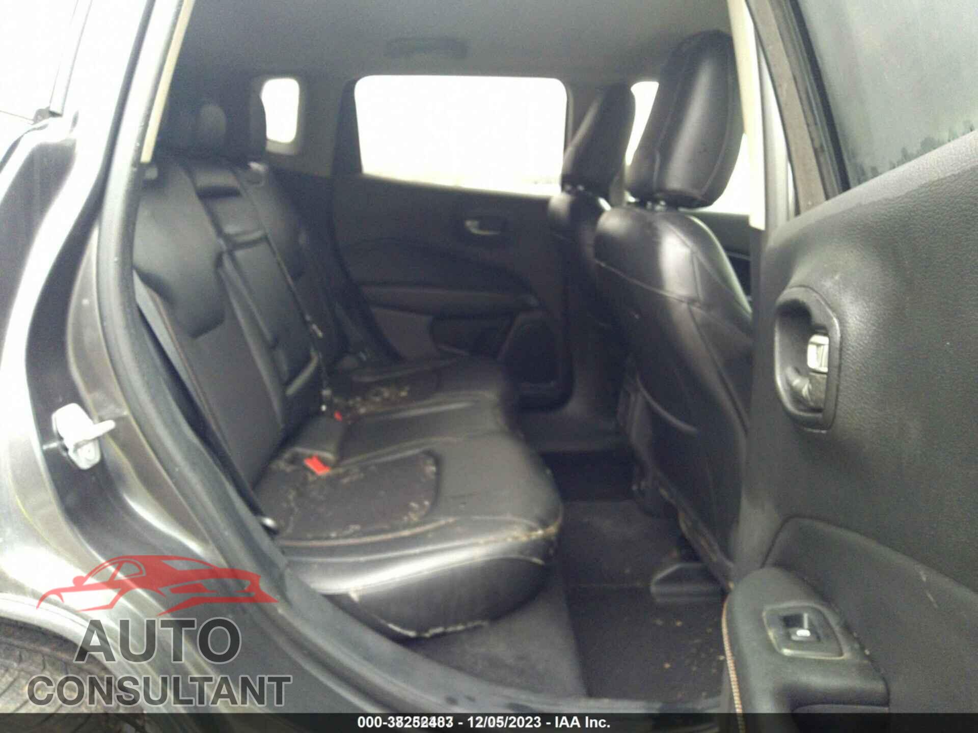 JEEP COMPASS 2018 - 3C4NJDBB7JT252826