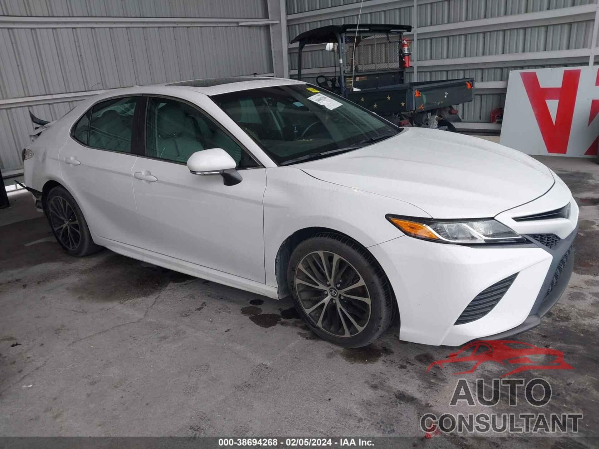 TOYOTA CAMRY 2018 - 4T1B11HK6JU007784