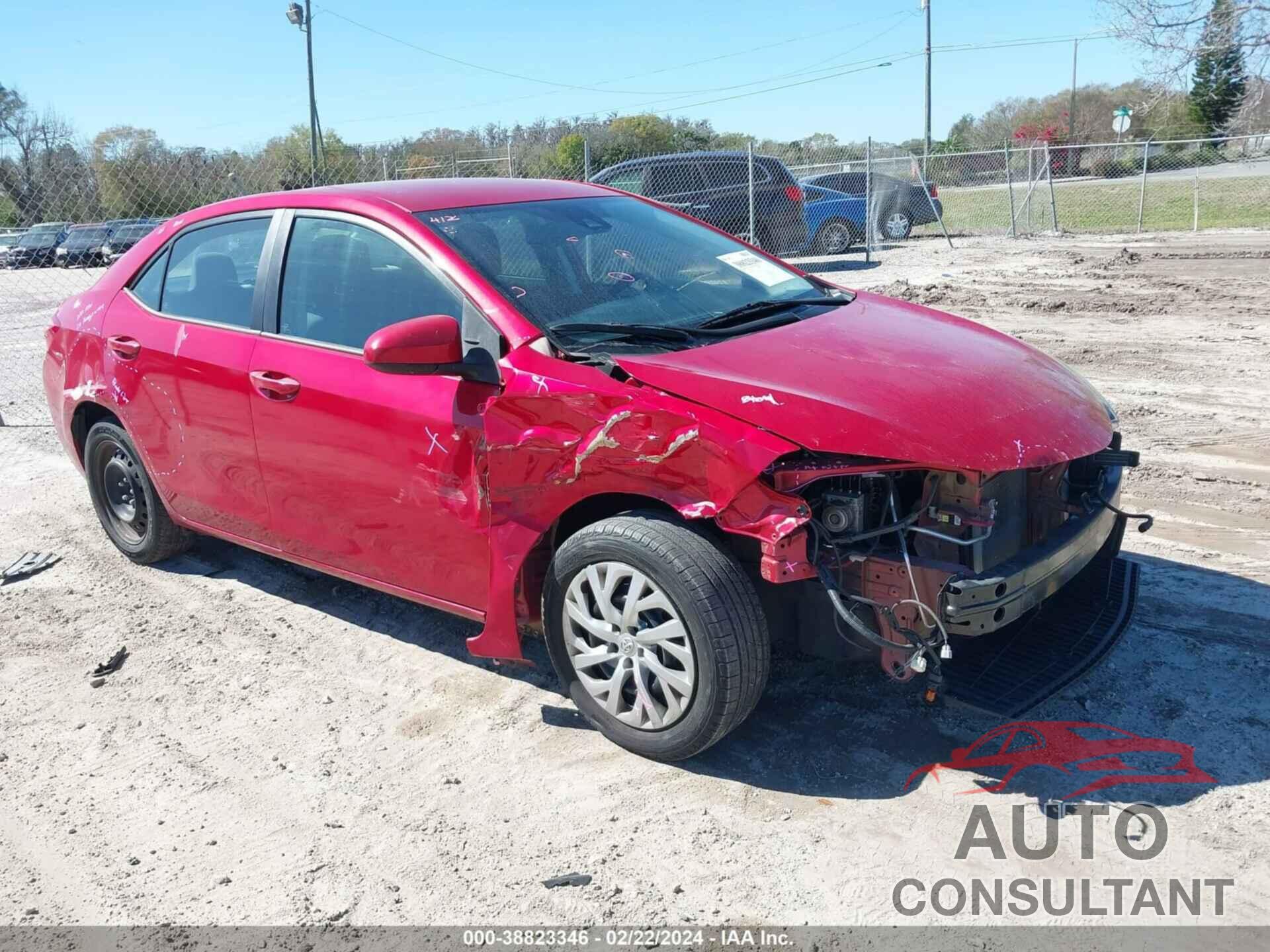 TOYOTA COROLLA 2018 - 5YFBURHE2JP825708